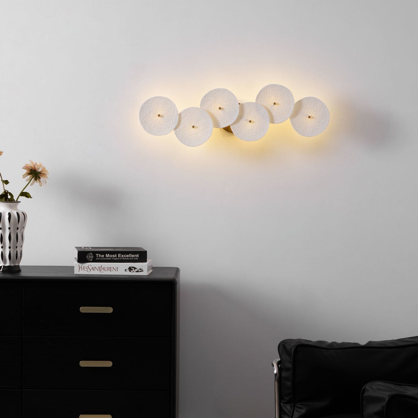 Lotus Petal Wall Lamp - Elegant Design, Energy-Efficient LED Lighting
