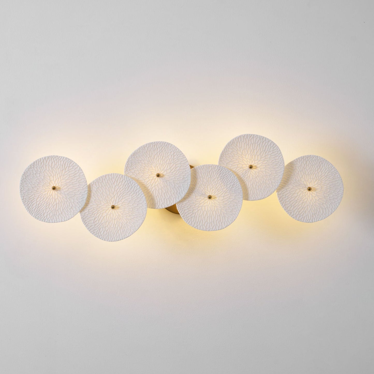 Lotus Petal Wall Lamp - Elegant Design, Energy-Efficient LED Lighting
