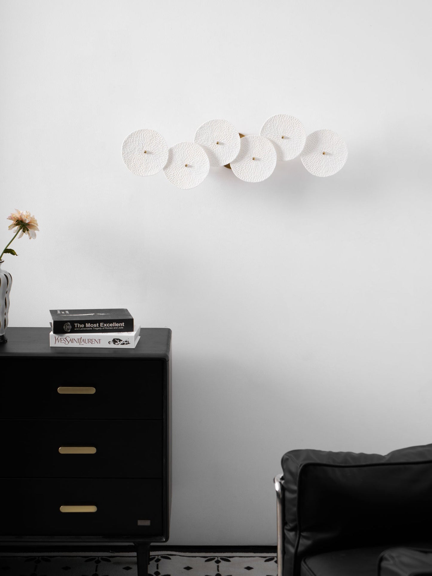 Lotus Petal Wall Lamp - Elegant Design, Energy-Efficient LED Lighting