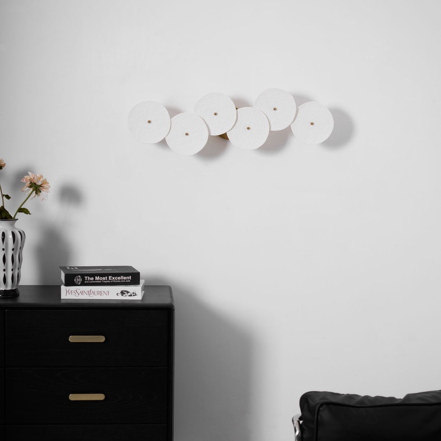 Lotus Petal Wall Lamp - Elegant Design, Energy-Efficient LED Lighting