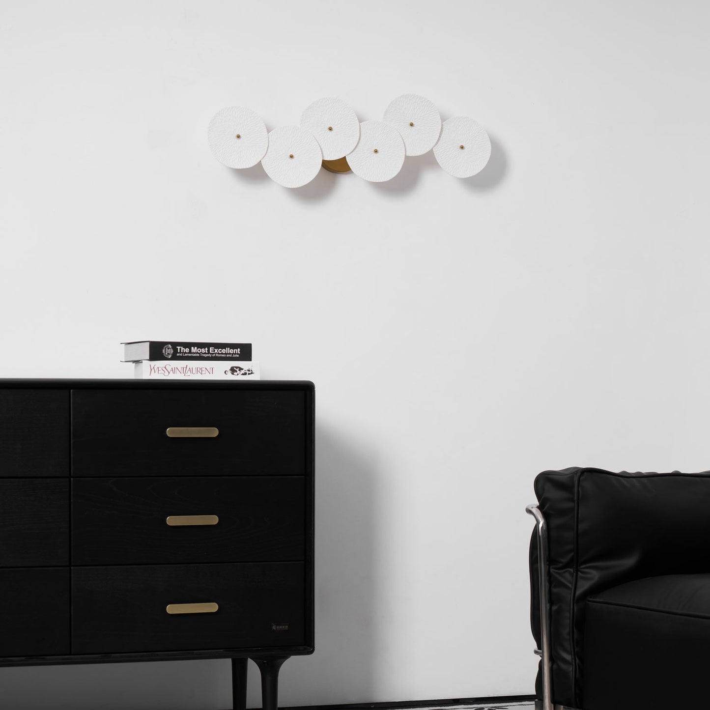 Lotus Petal Wall Lamp - Elegant Design, Energy-Efficient LED Lighting
