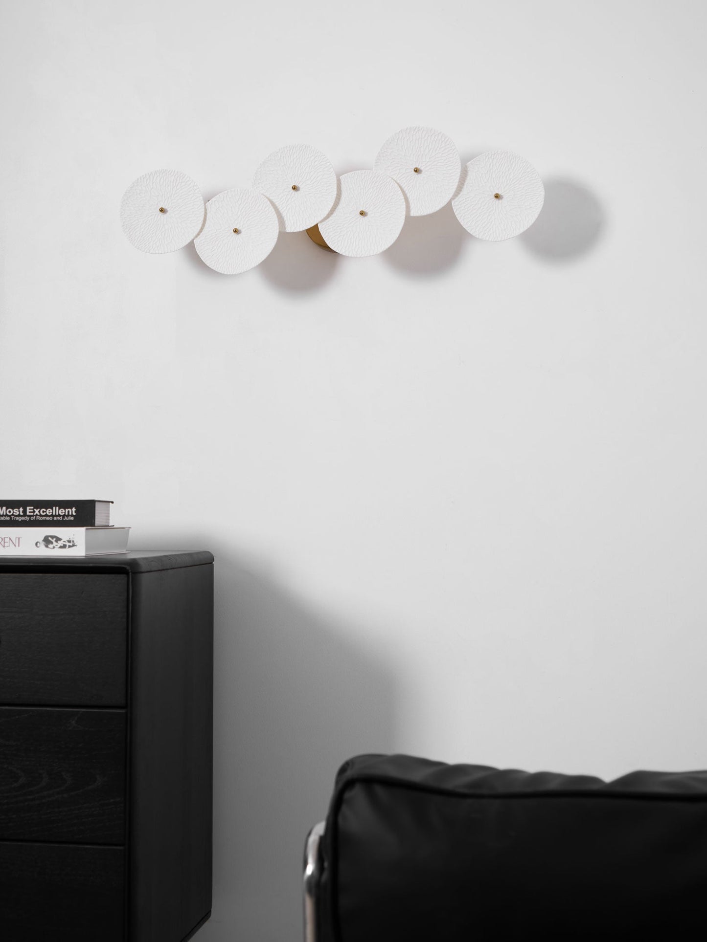 Lotus Petal Wall Lamp - Elegant Design, Energy-Efficient LED Lighting