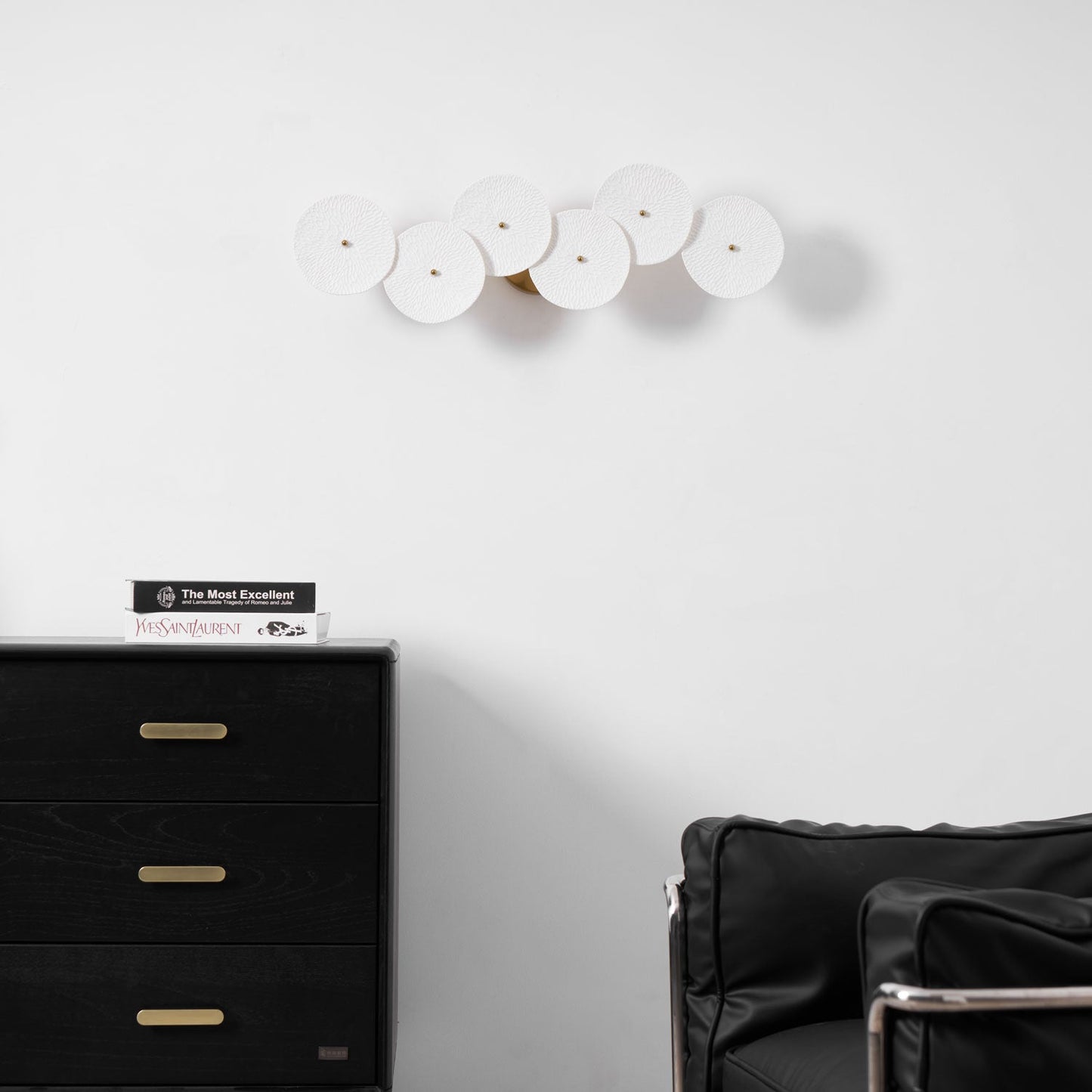 Lotus Petal Wall Lamp - Elegant Design, Energy-Efficient LED Lighting