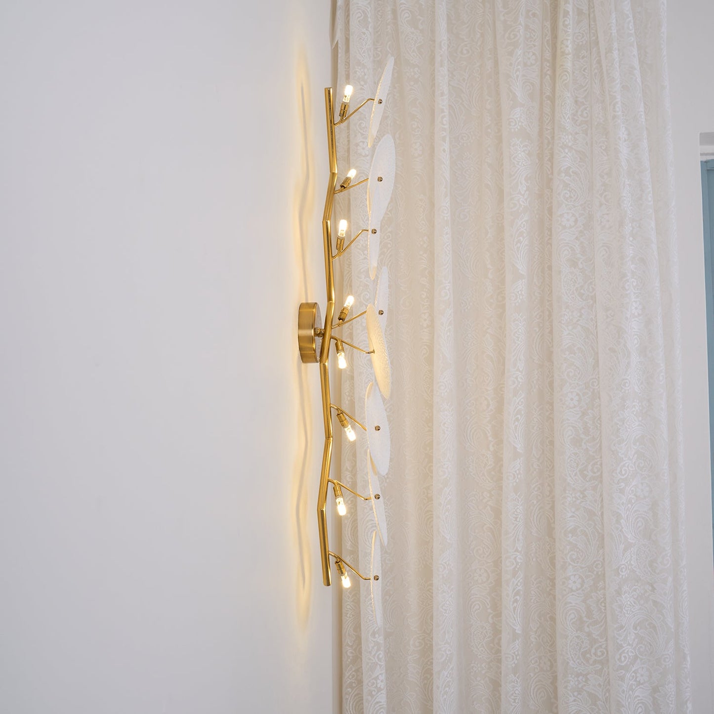 Lotus Petal Wall Lamp - Elegant Design, Energy-Efficient LED Lighting