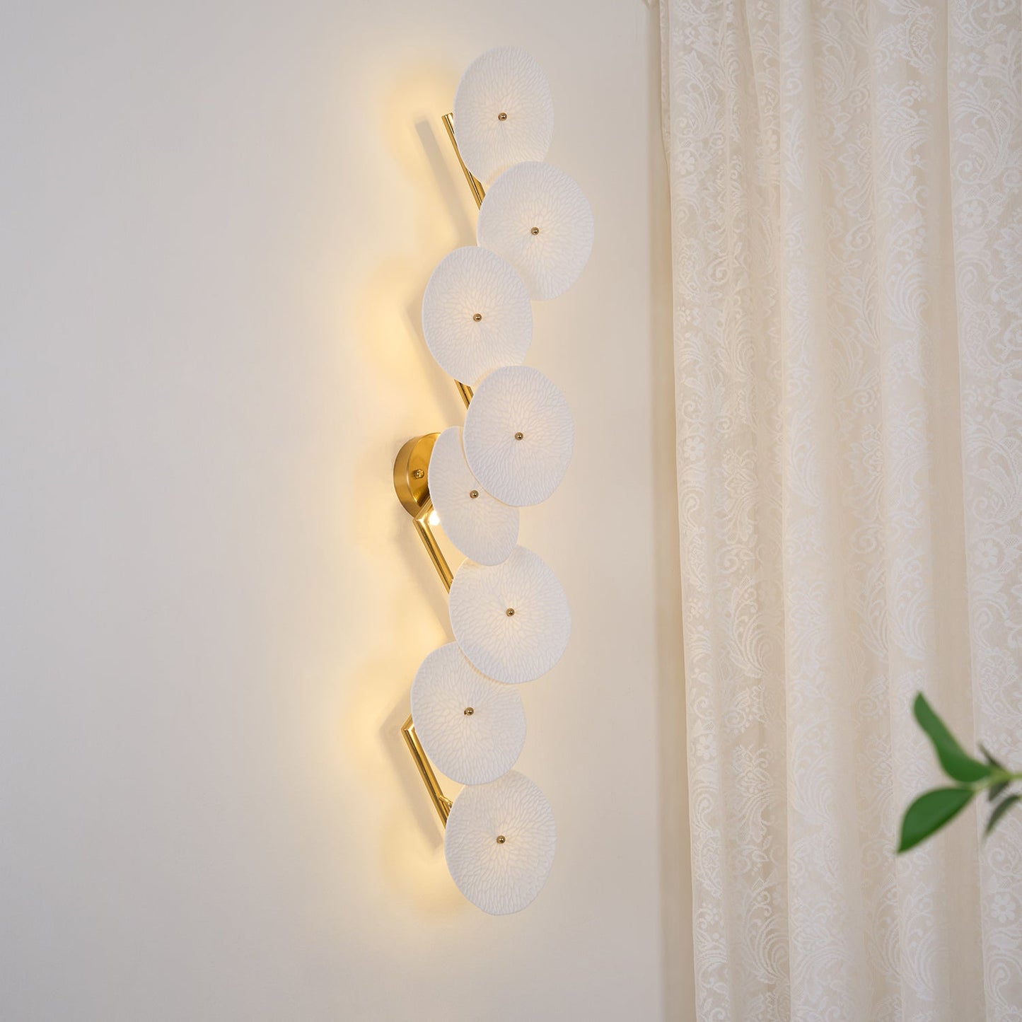 Lotus Petal Wall Lamp - Elegant Design, Energy-Efficient LED Lighting