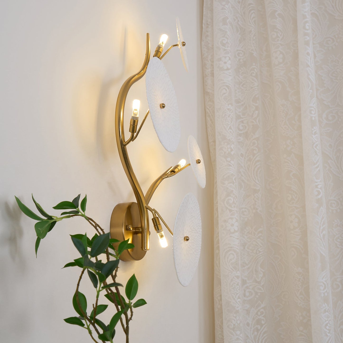 Lotus Petal Wall Lamp - Elegant Design, Energy-Efficient LED Lighting