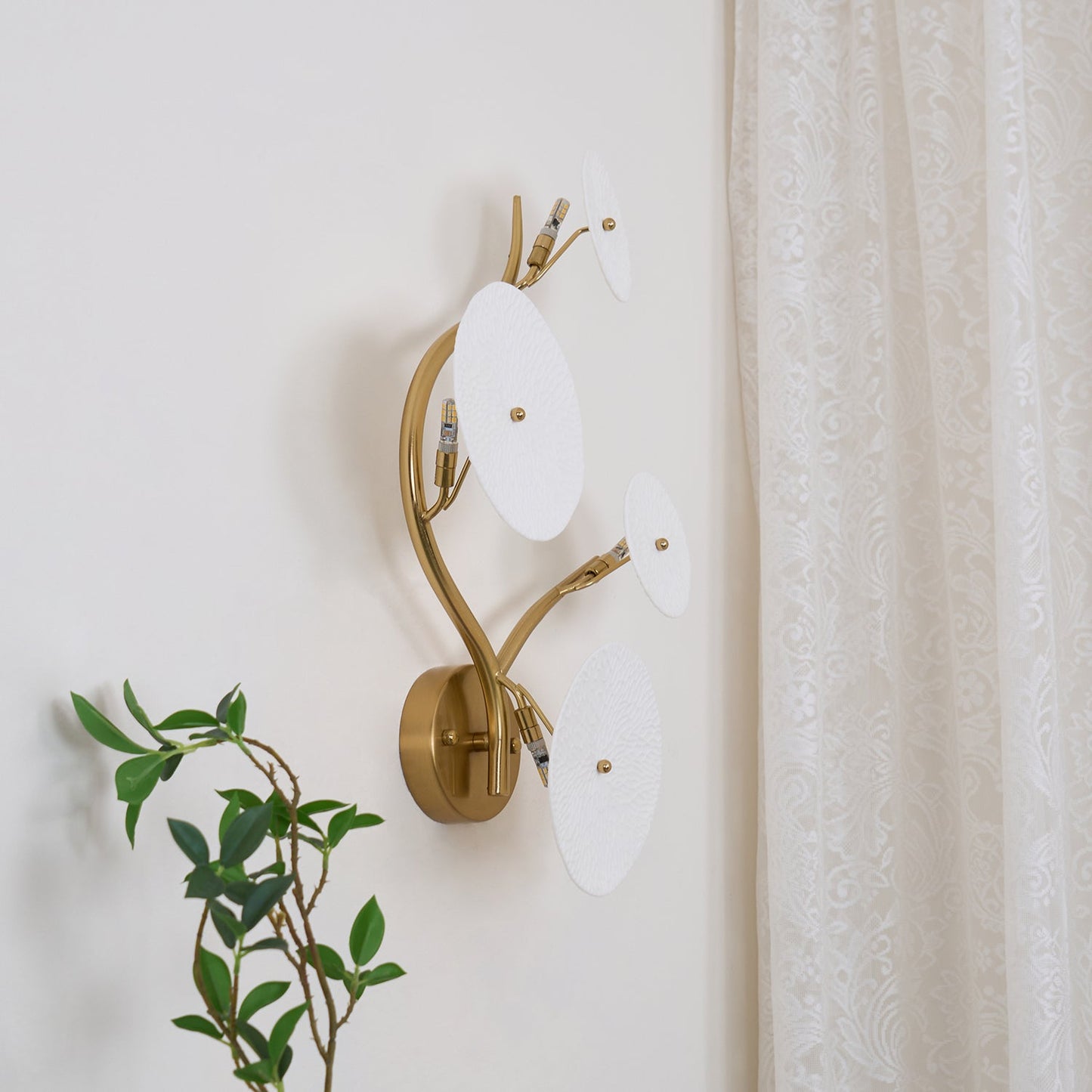 Lotus Petal Wall Lamp - Elegant Design, Energy-Efficient LED Lighting