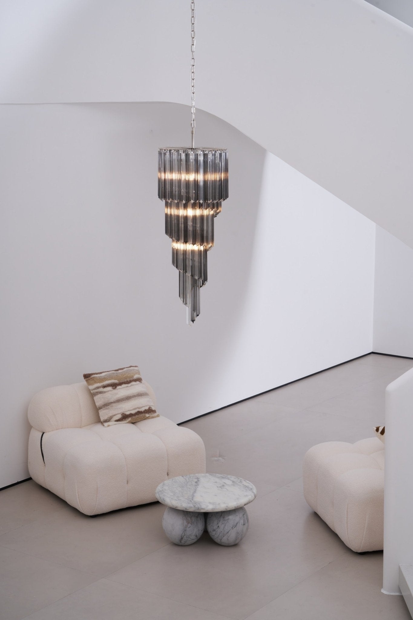 Lucente Noir Spiral Chandelier - Elegant Design with Adjustable Height