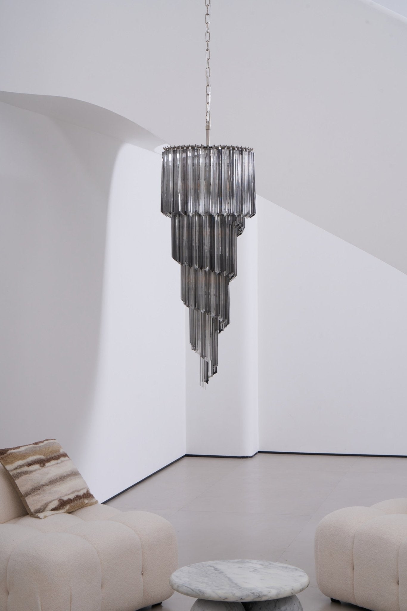 Lucente Noir Spiral Chandelier - Elegant Design with Adjustable Height