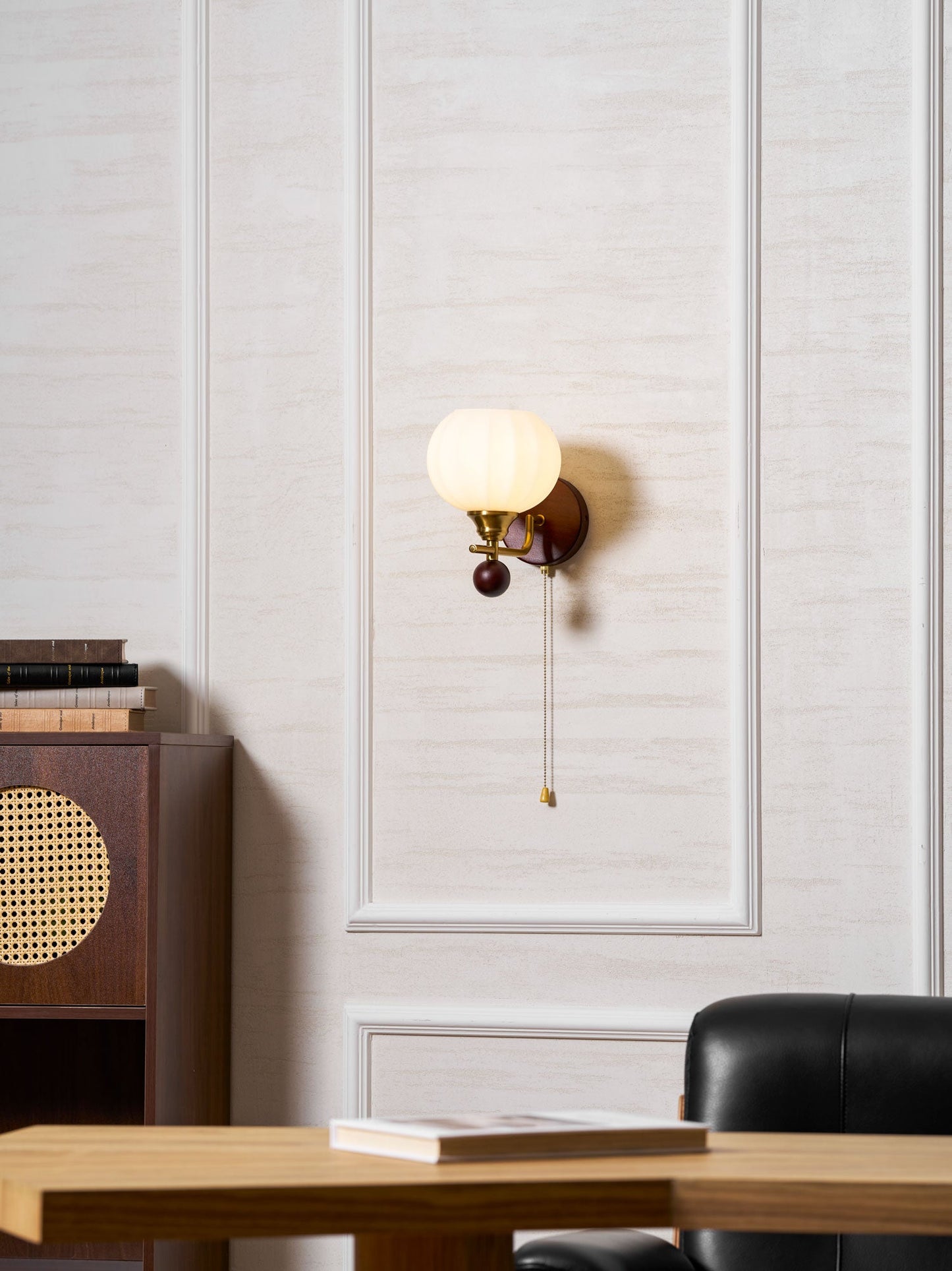 Lumea Crest Wall Lamp - Adjustable Brightness, Energy-Efficient LED