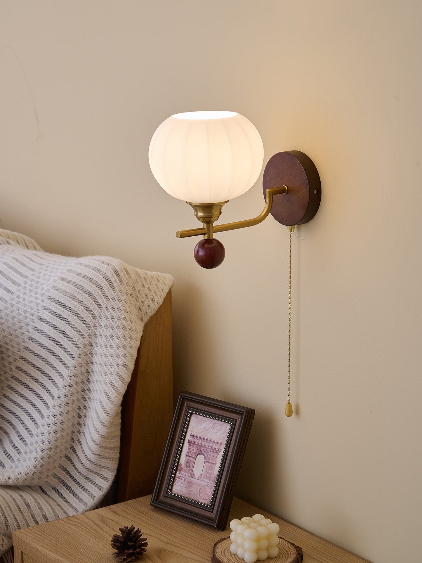 Lumea Crest Wall Lamp - Adjustable Brightness, Energy-Efficient LED
