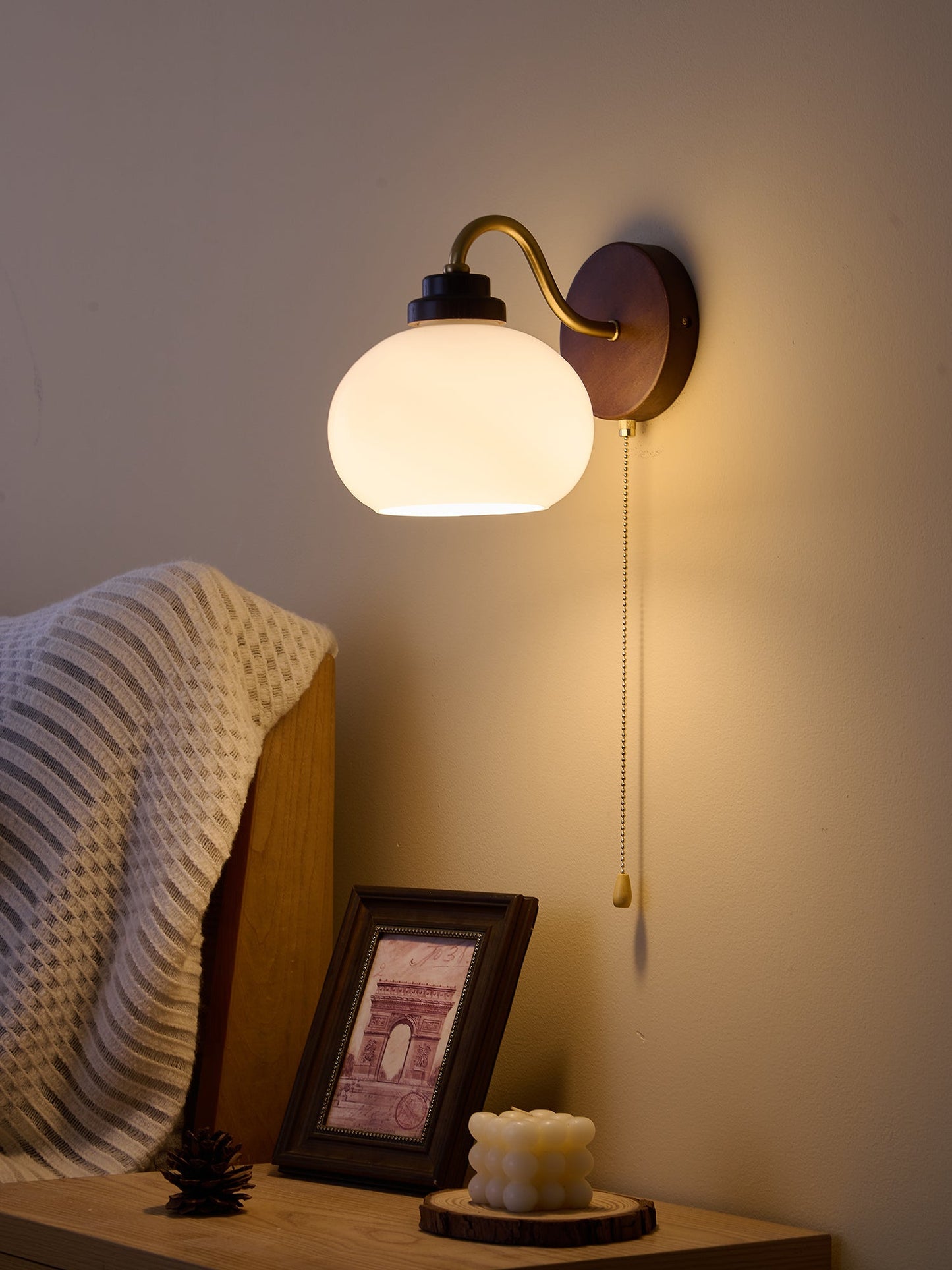 Lumea Crest Wall Lamp - Adjustable Brightness, Energy-Efficient LED