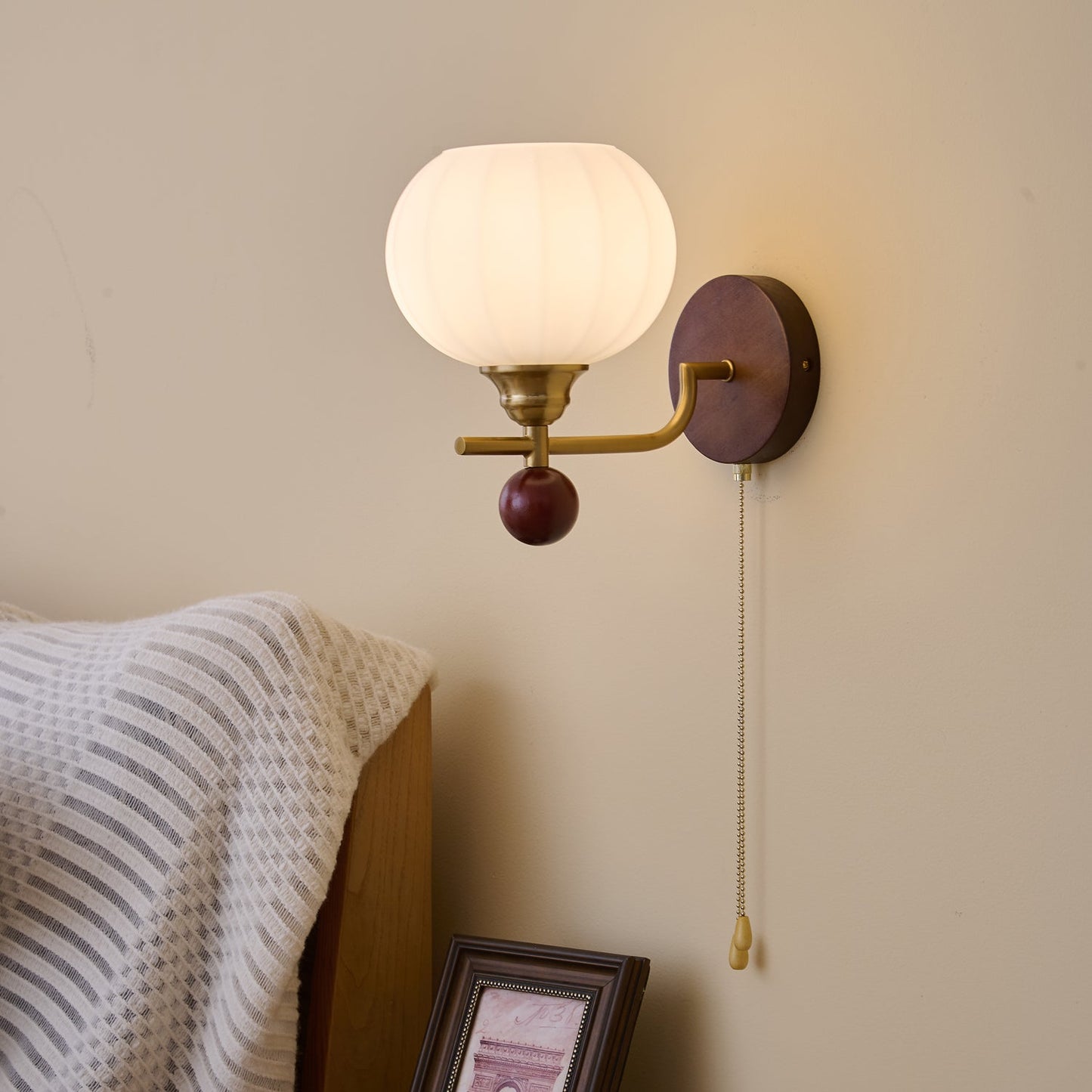 Lumea Crest Wall Lamp - Adjustable Brightness, Energy-Efficient LED