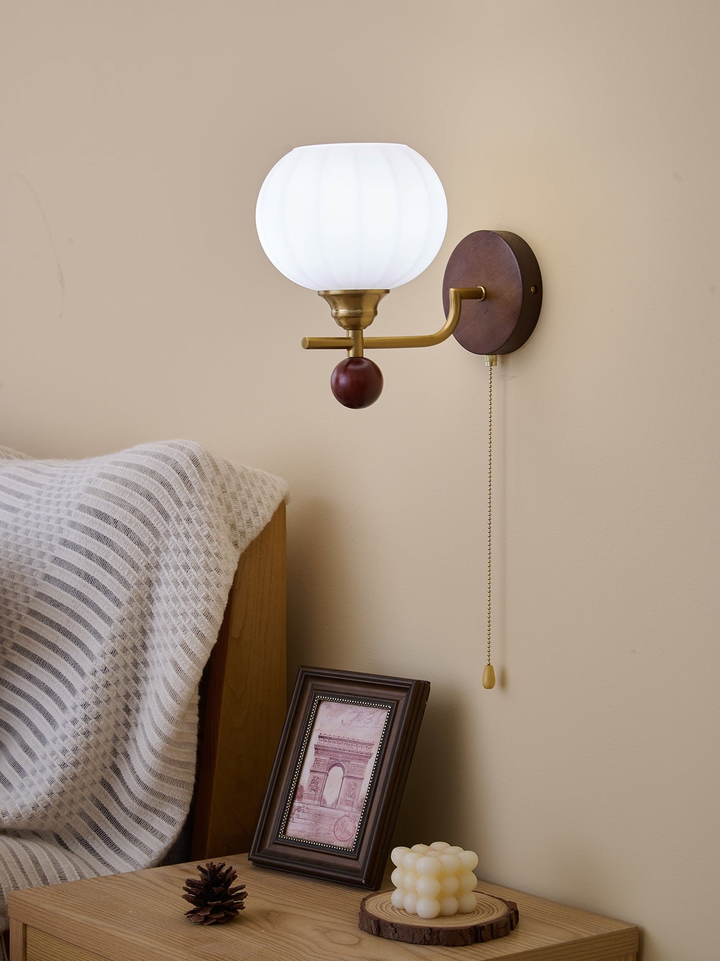 Lumea Crest Wall Lamp - Adjustable Brightness, Energy-Efficient LED