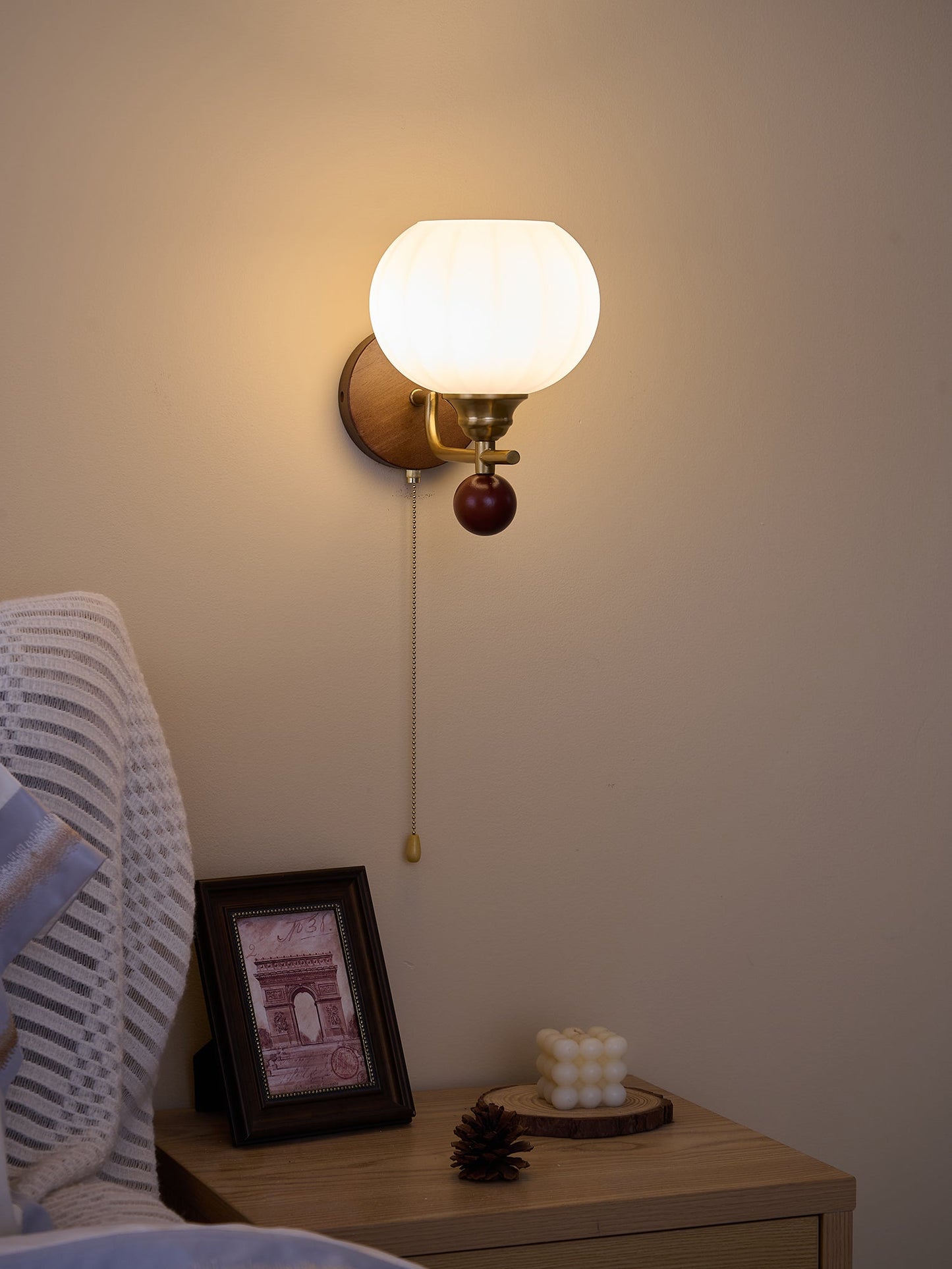 Lumea Crest Wall Lamp - Adjustable Brightness, Energy-Efficient LED
