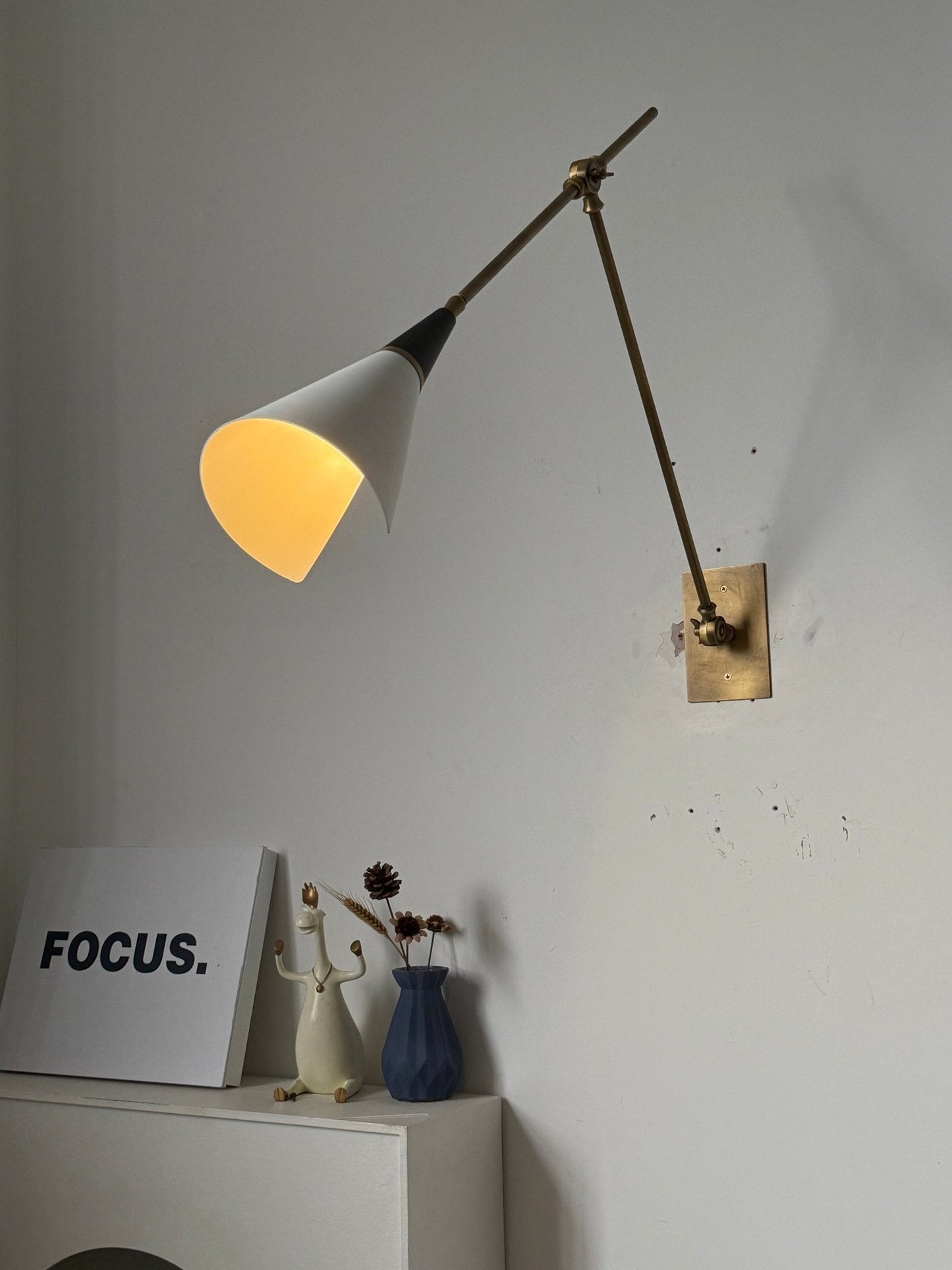 Magari Wall Lamp - Adjustable LED Light with Modern Design and Energy