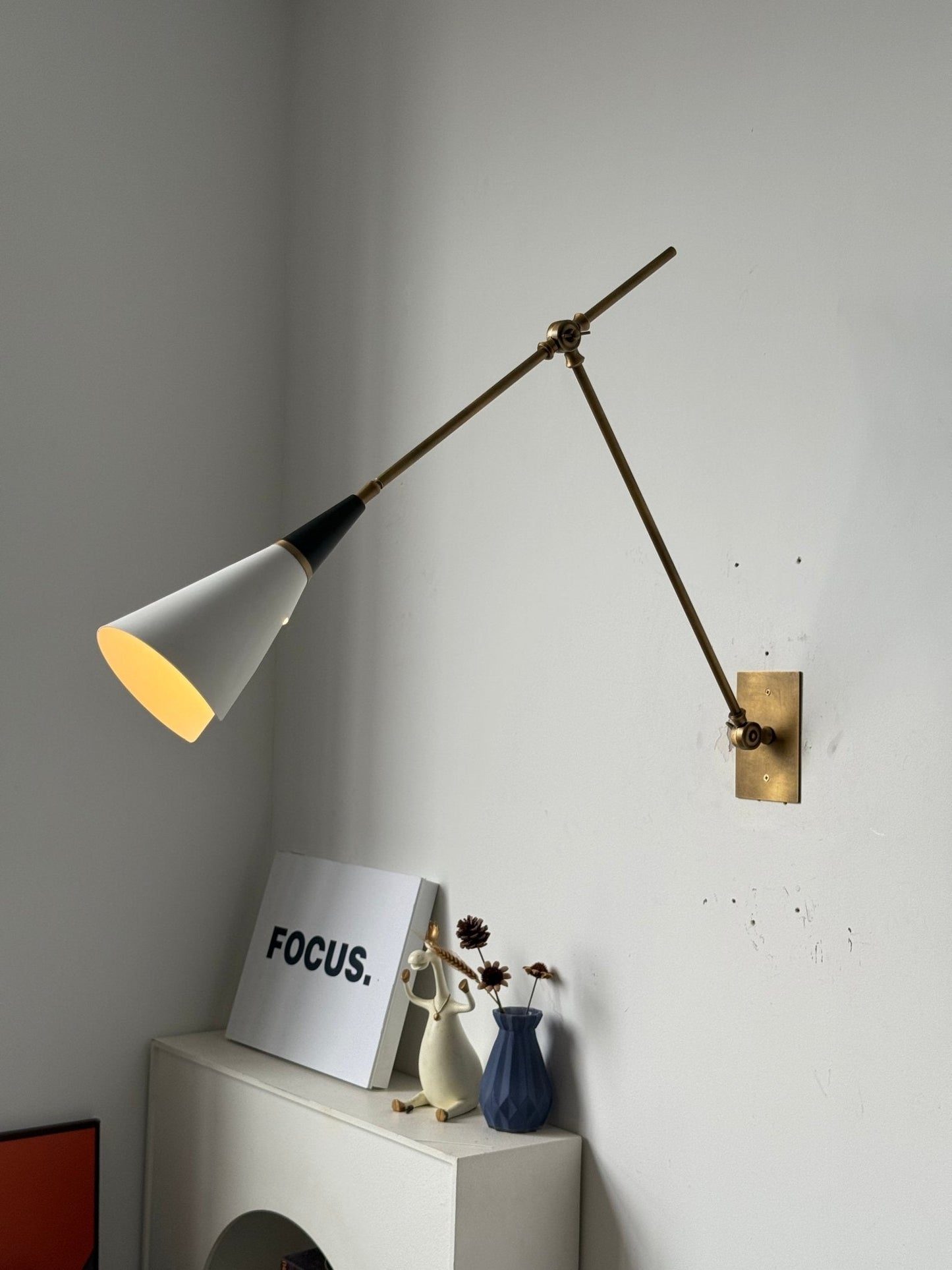 Magari Wall Lamp - Adjustable LED Light with Modern Design and Energy