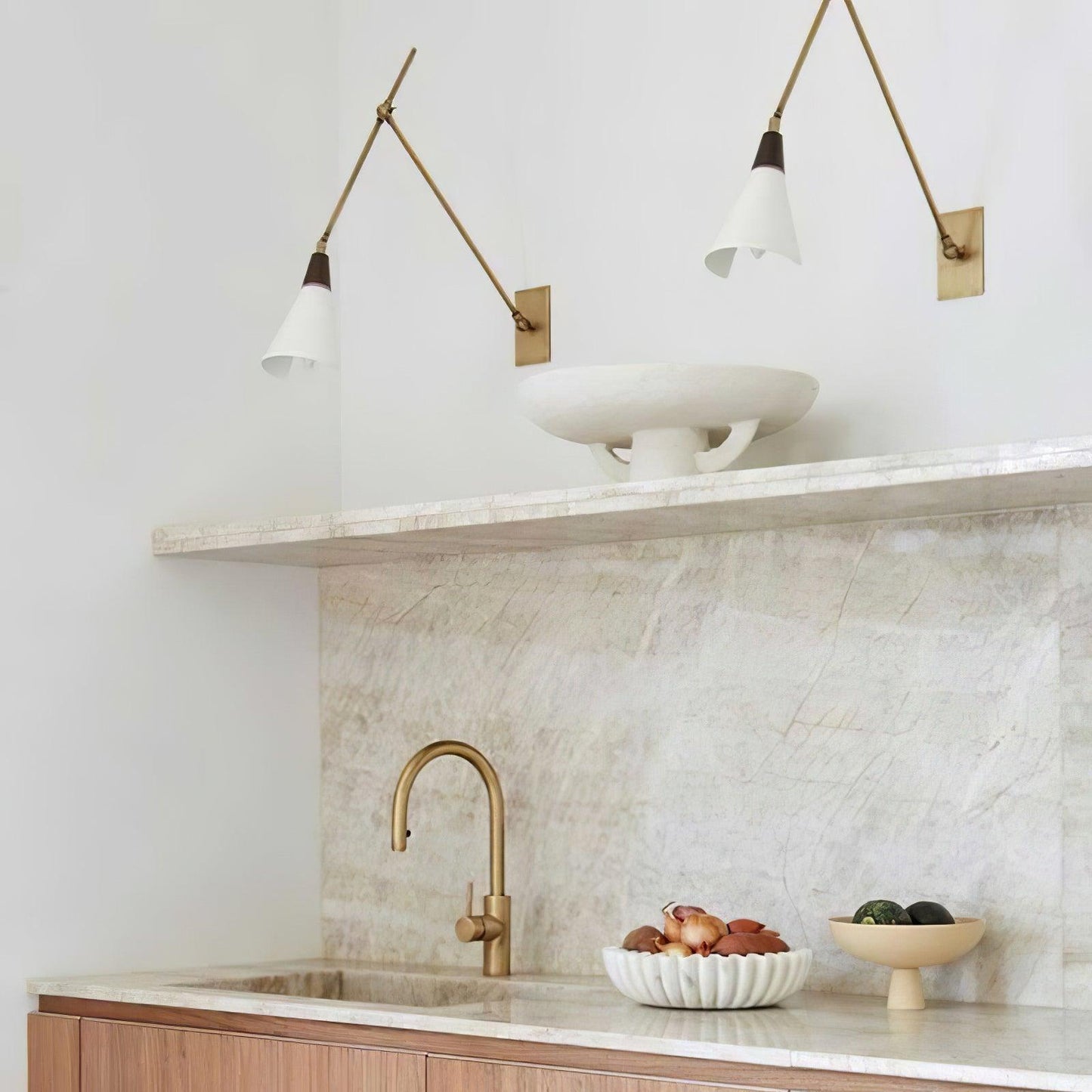Magari Wall Lamp - Adjustable LED Light with Modern Design and Energy