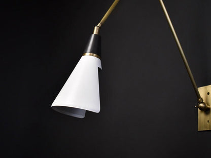 Magari Wall Lamp - Adjustable LED Light with Modern Design and Energy