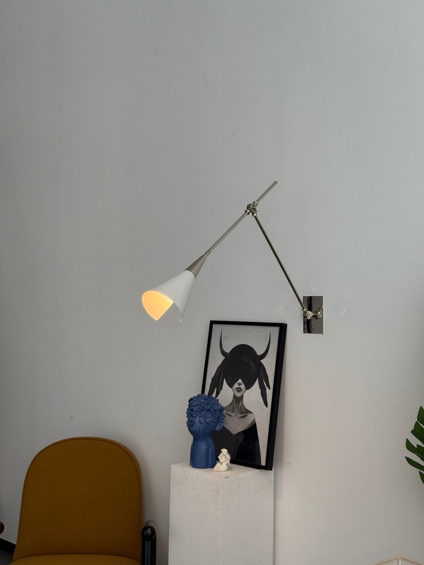 Magari Wall Lamp - Adjustable LED Light with Modern Design and Energy