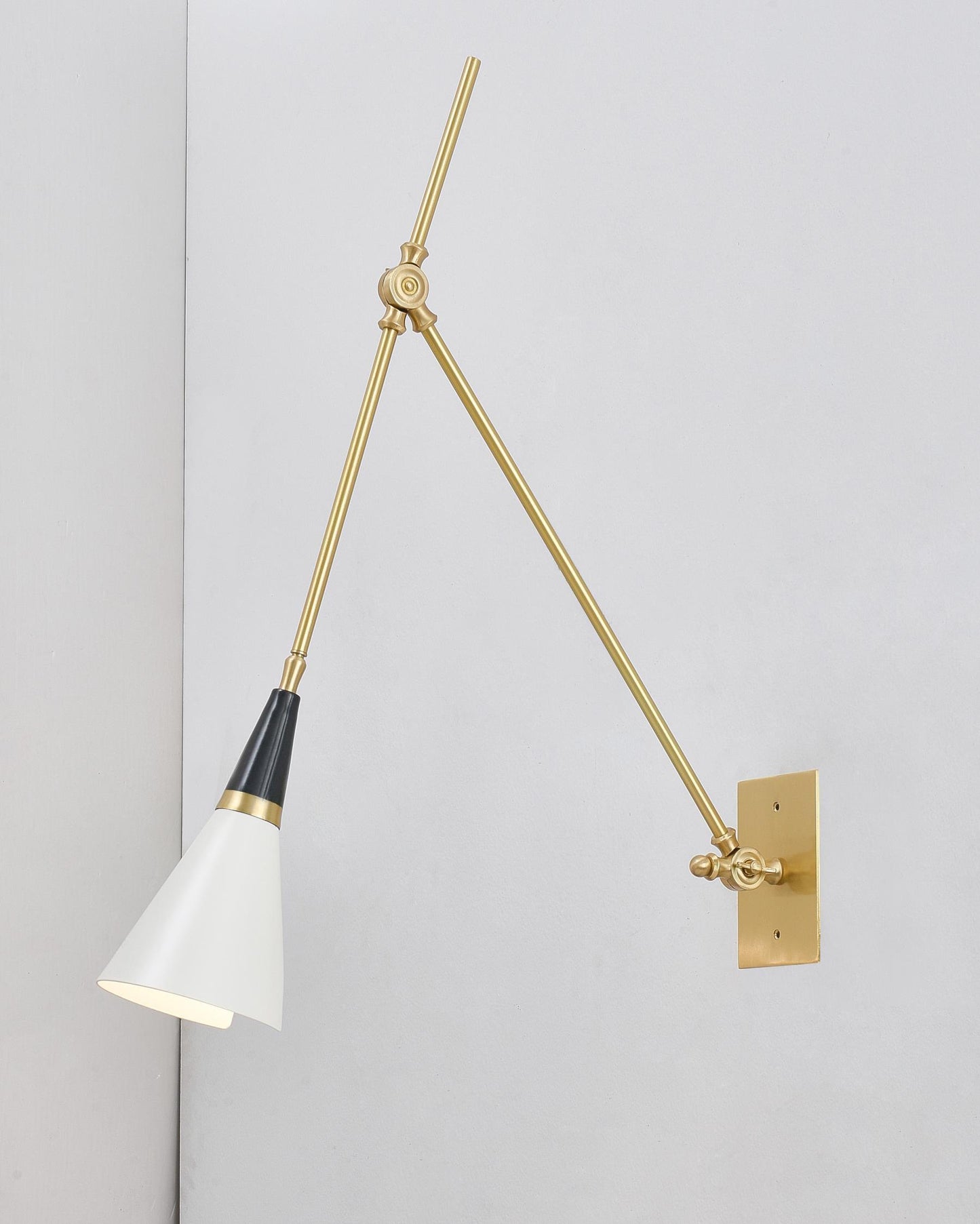 Magari Wall Lamp - Adjustable LED Light with Modern Design and Energy