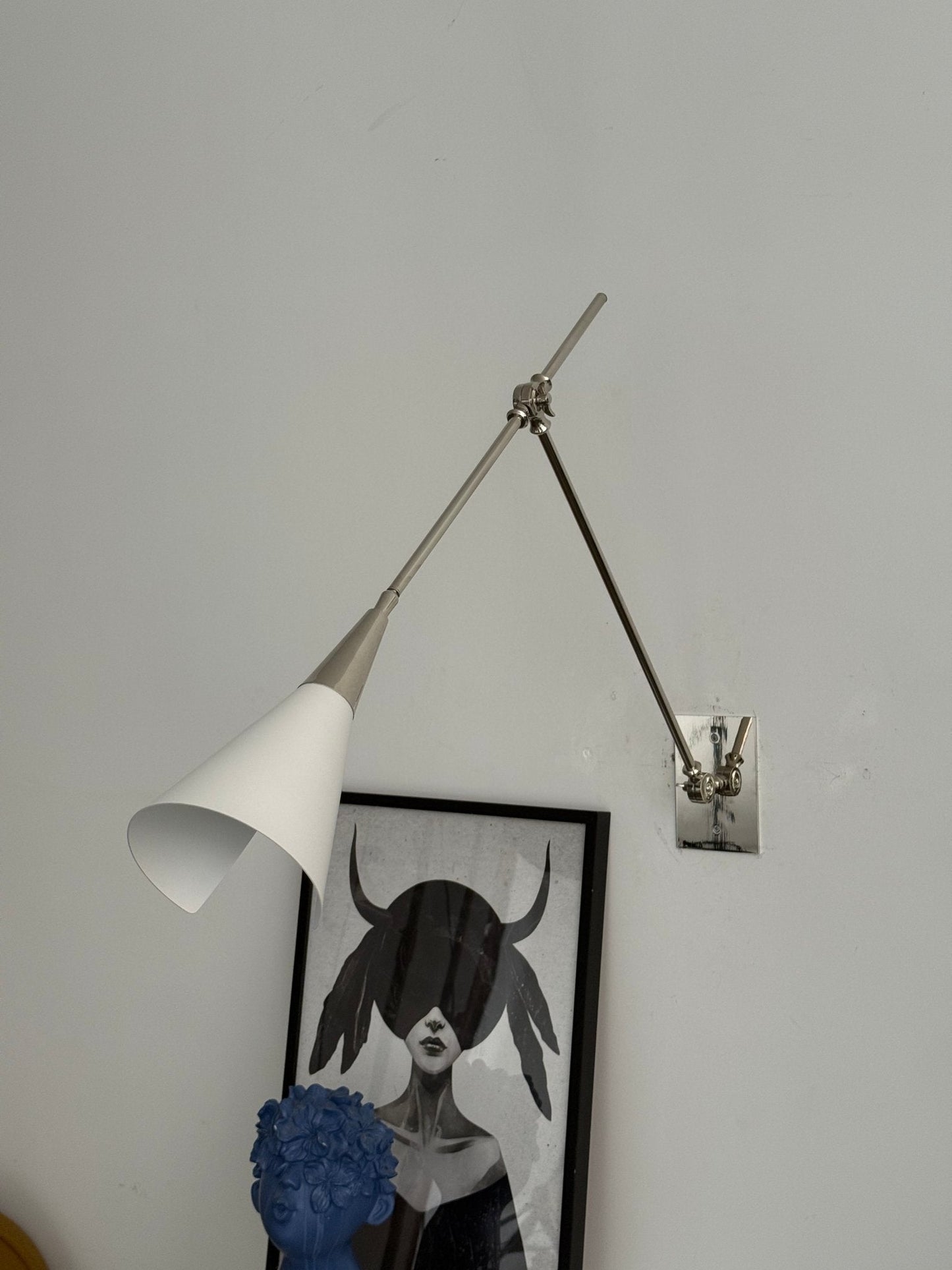 Magari Wall Lamp - Adjustable LED Light with Modern Design and Energy