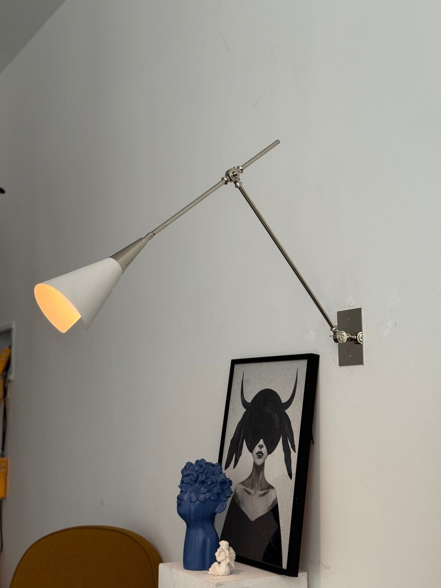 Magari Wall Lamp - Adjustable LED Light with Modern Design and Energy