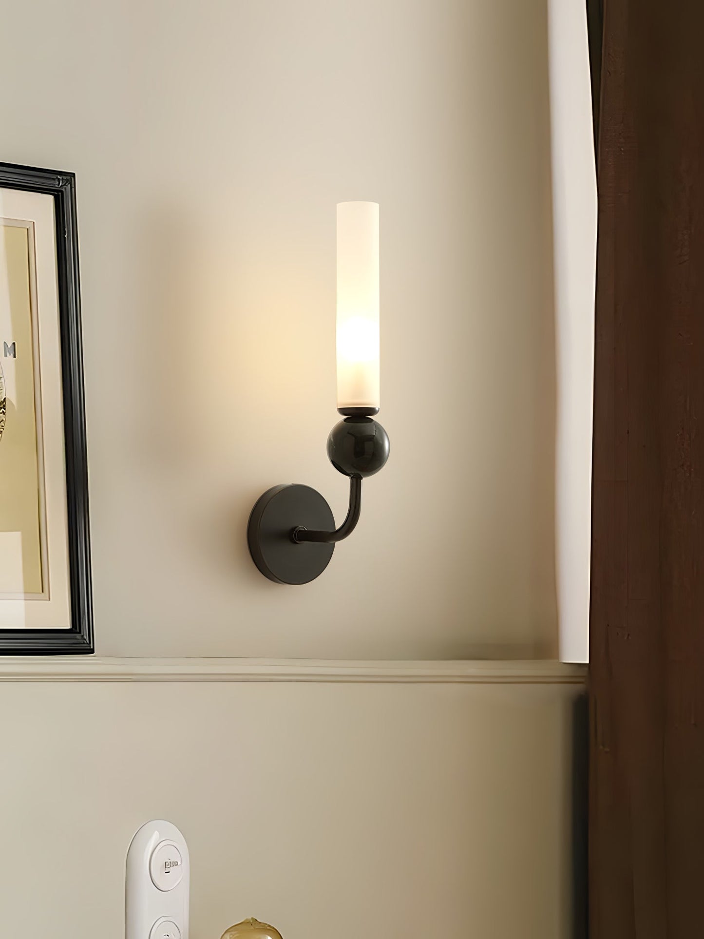 Elegant Marble Vertical Wall Lamp with Adjustable Brightness & Energy