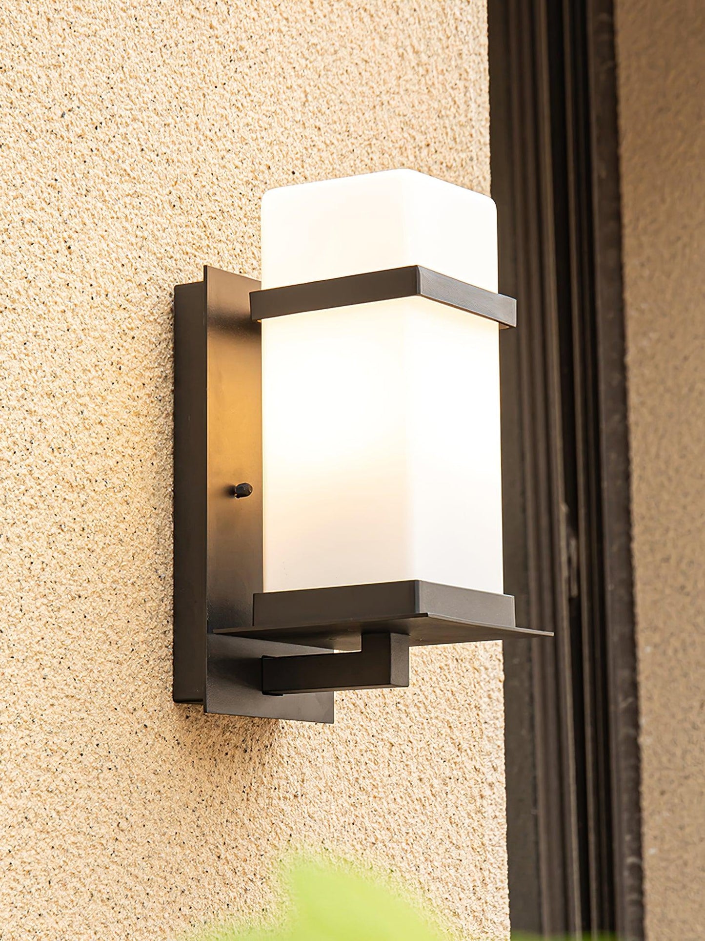 Mcdade Outdoor Wall Light - Solar-Powered, Waterproof Design