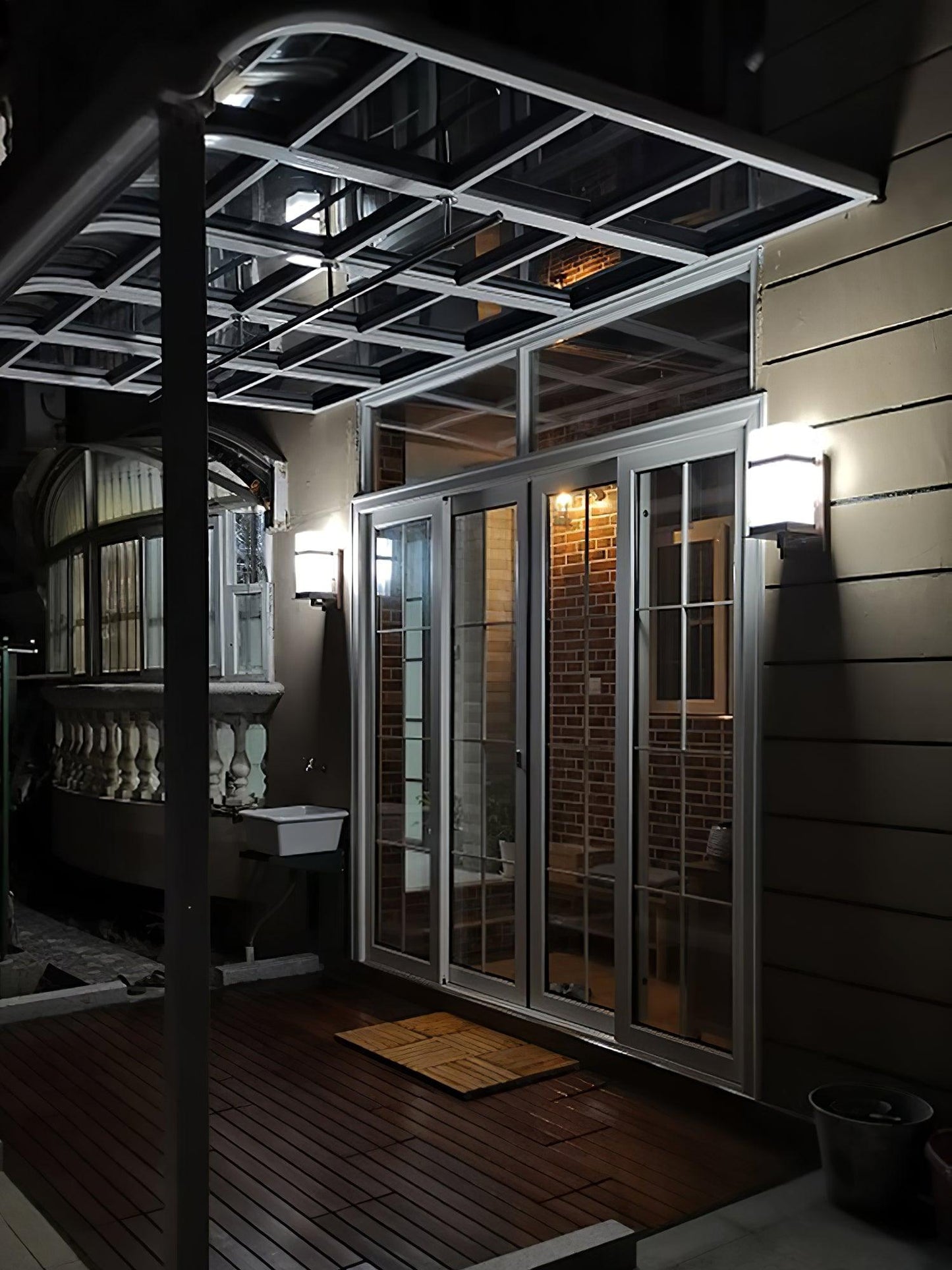 Mcdade Outdoor Wall Light - Solar-Powered, Waterproof Design