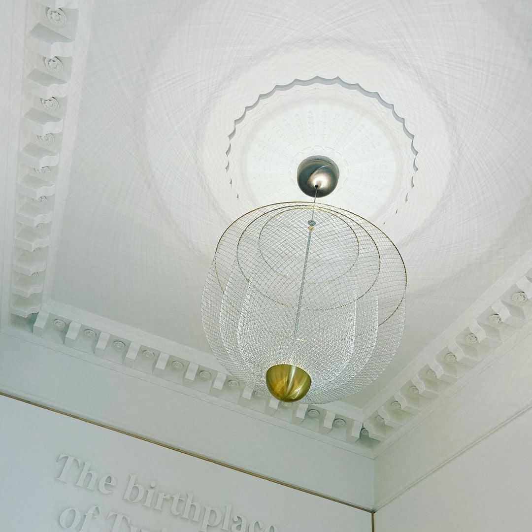 Meshmatics Modern Hanging Lamp with Adjustable Height & LED Bulbs