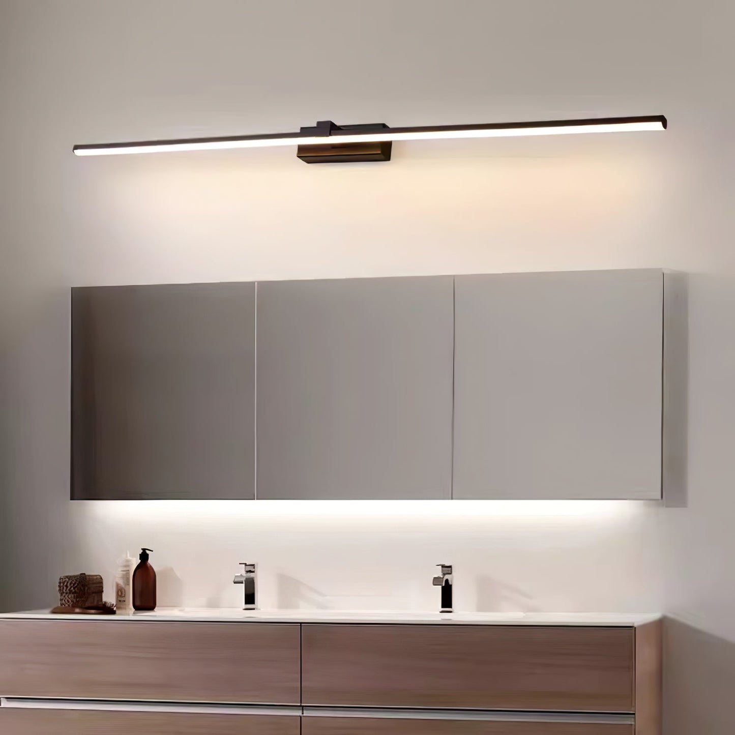 Professional Metal Linear Mirror Wall Light with Dimmable LED and Adju
