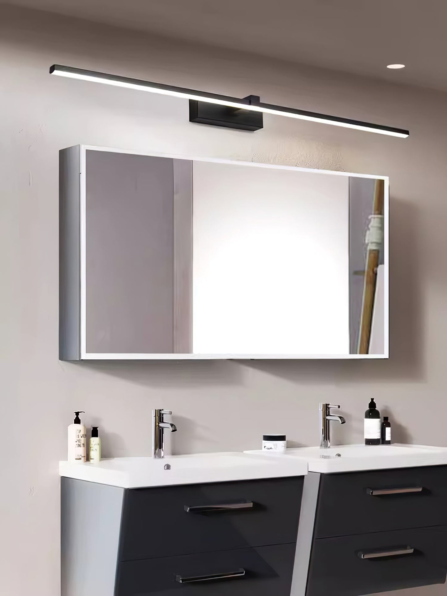 Professional Metal Linear Mirror Wall Light with Dimmable LED and Adju