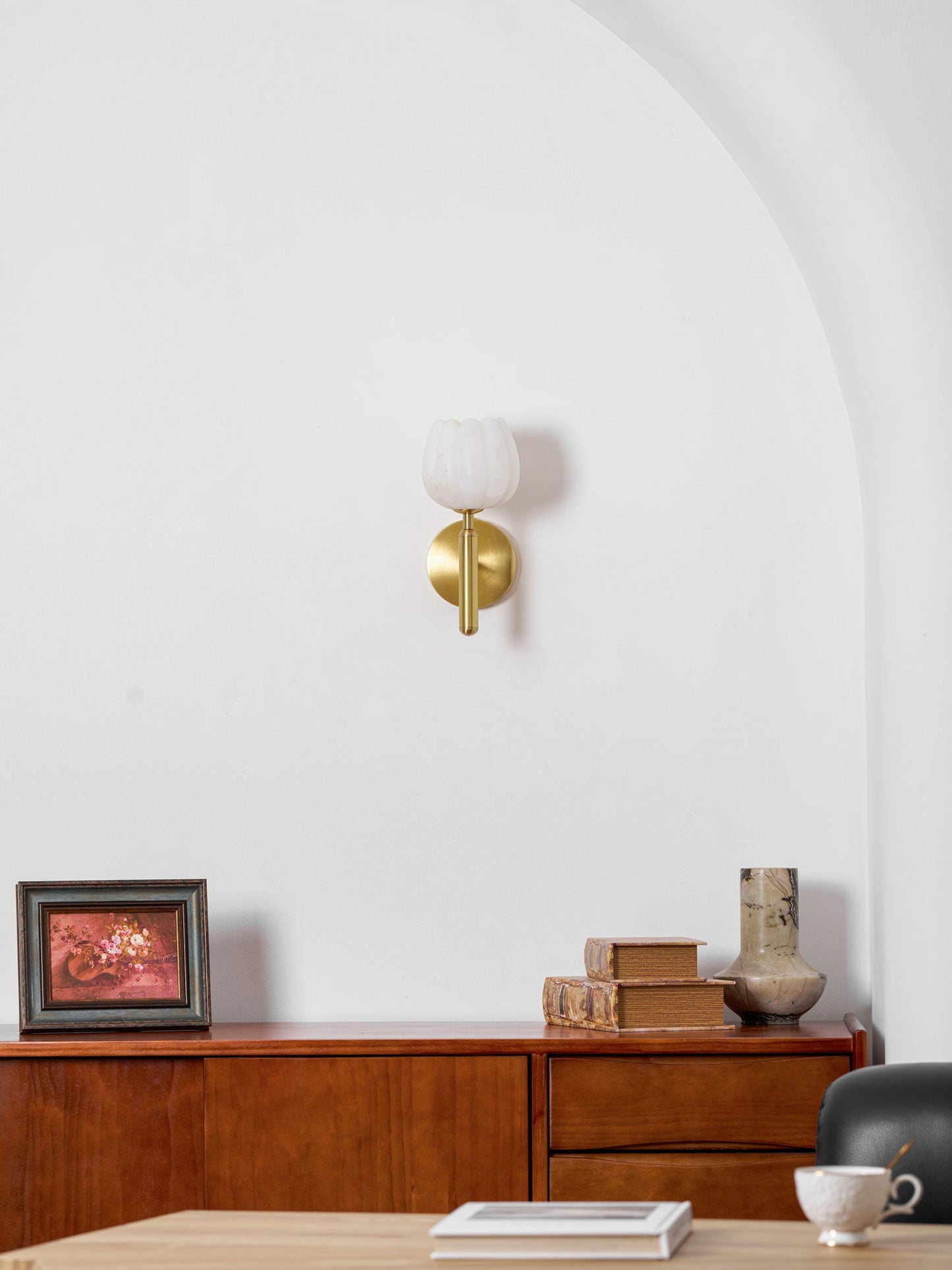 Mian Alabaster Wall Lamp - Elegant Design with Soft Glow & Easy Instal