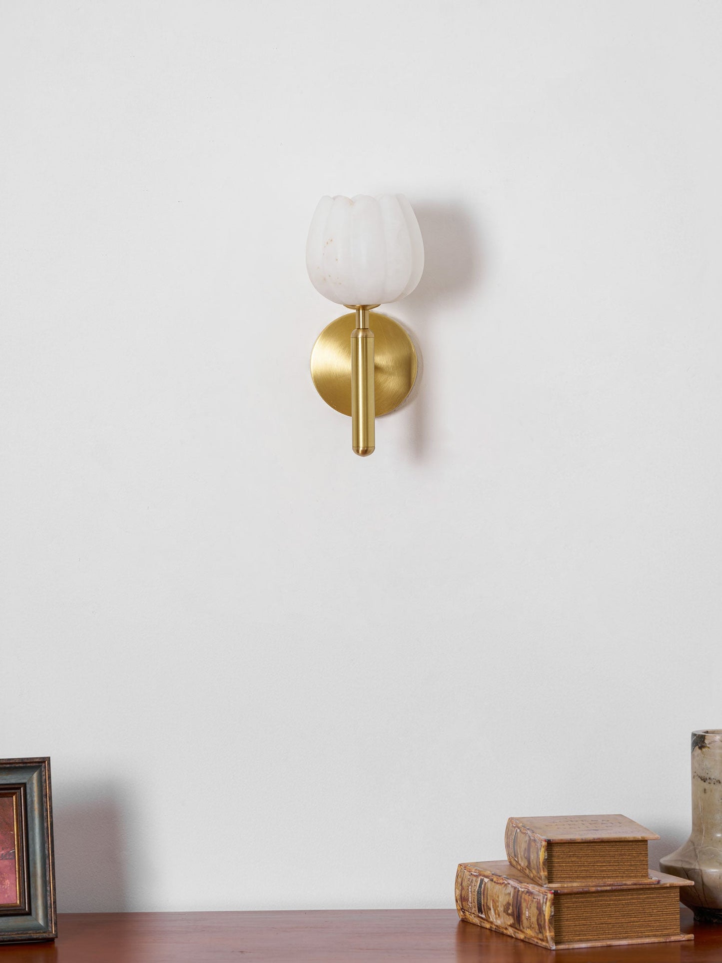 Mian Alabaster Wall Lamp - Elegant Design with Soft Glow & Easy Instal