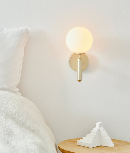Nordica Wall Lamp - Adjustable Angle, Energy-Efficient LED Lighting