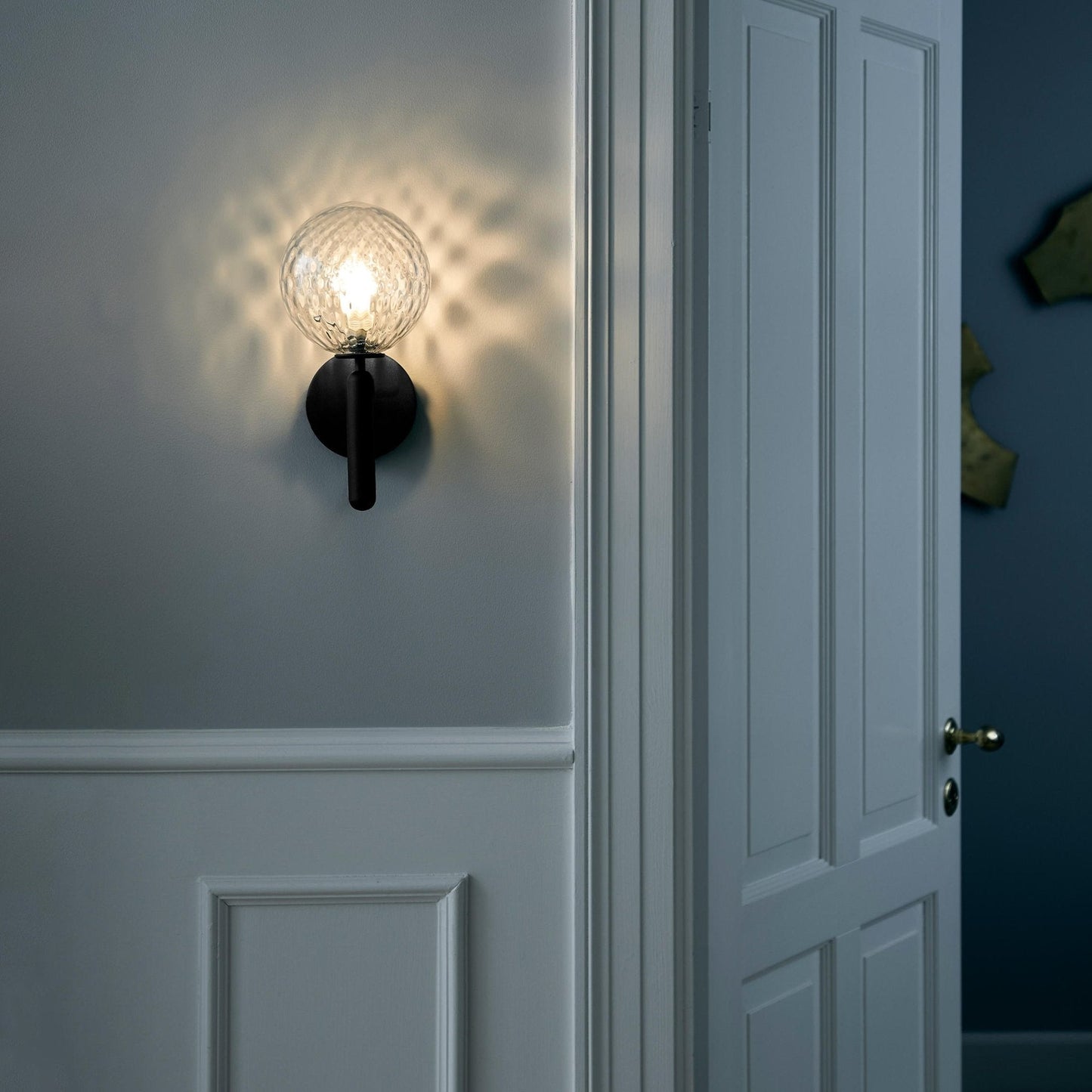 Scandiluxe Wall Light - Modern Design, Adjustable Brightness, Energy E