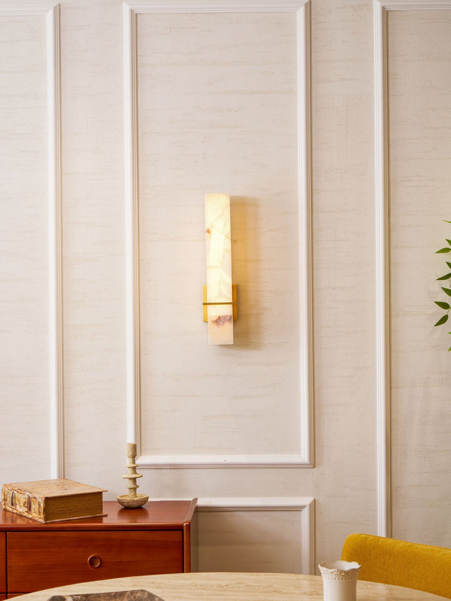 Milan Alabaster Wall Sconce - Elegant Design with Adjustable Brightnes
