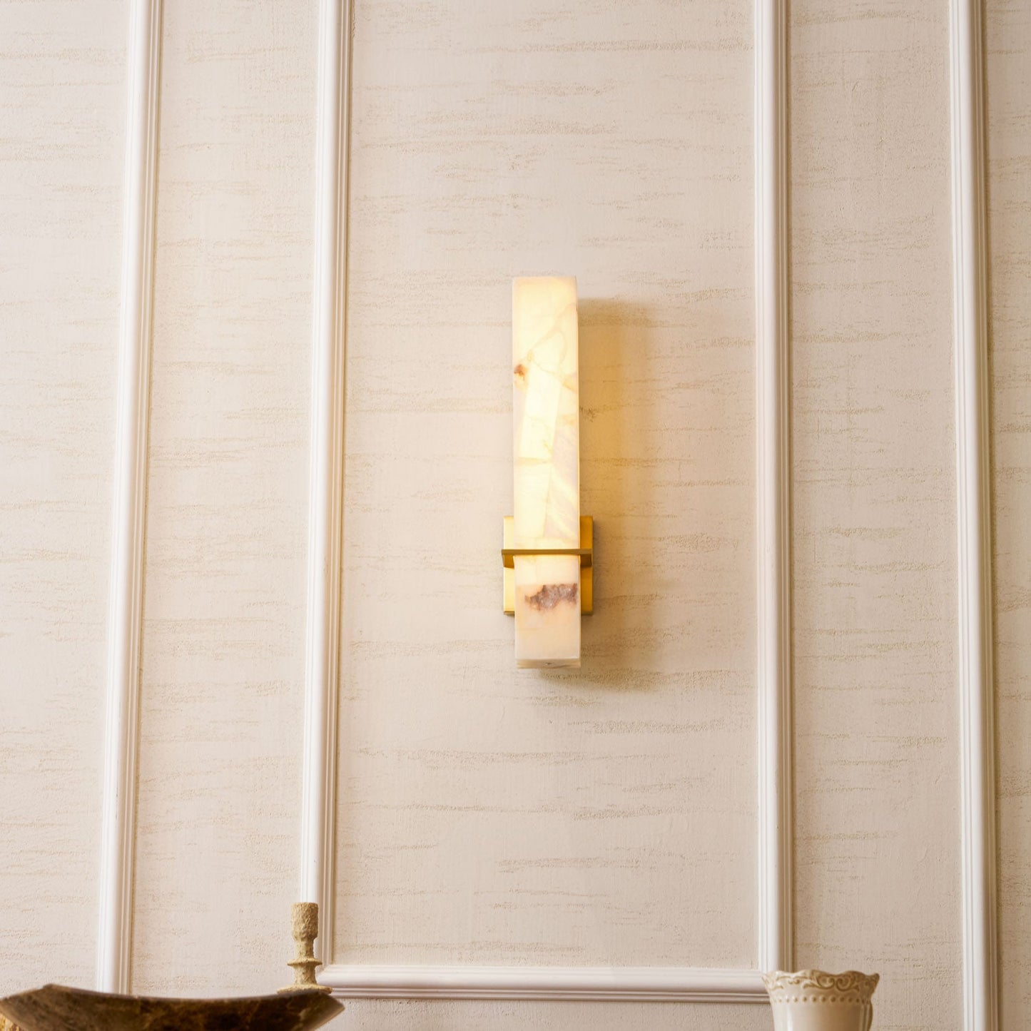 Milan Alabaster Wall Sconce - Elegant Design with Adjustable Brightnes