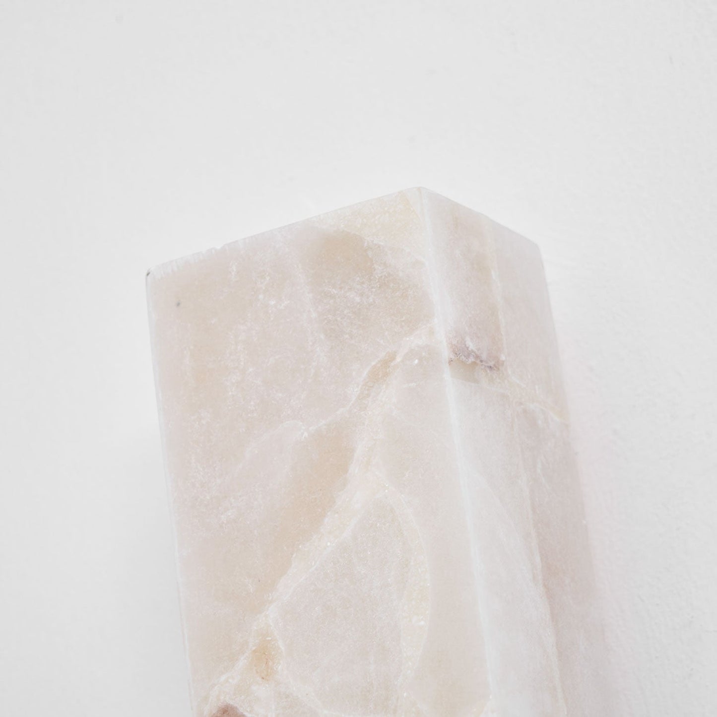 Milan Alabaster Wall Sconce - Elegant Design with Adjustable Brightnes