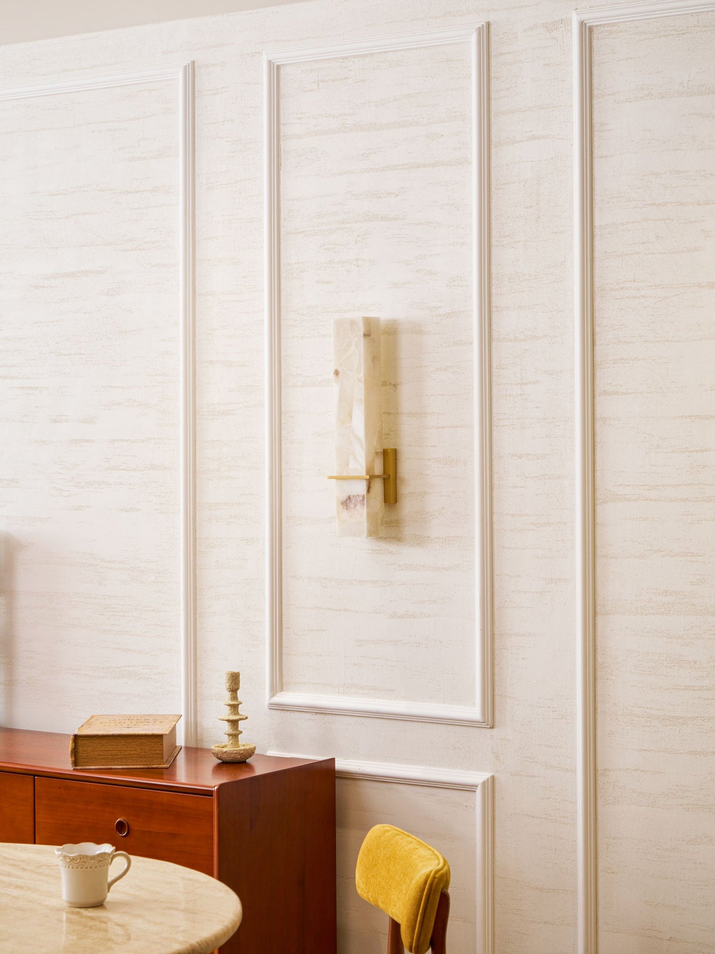 Milan Alabaster Wall Sconce - Elegant Design with Adjustable Brightnes