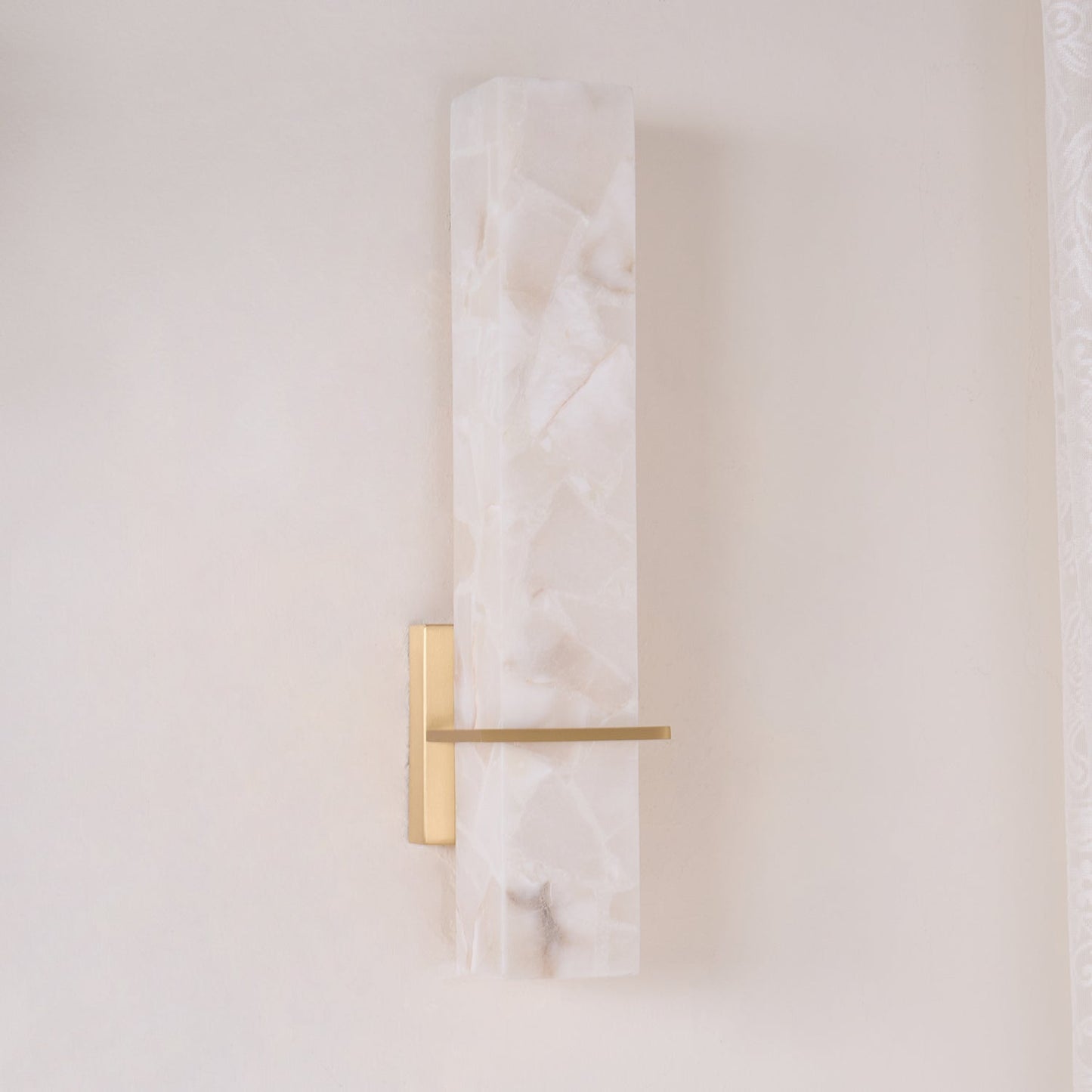 Milan Alabaster Wall Sconce - Elegant Design with Adjustable Brightnes