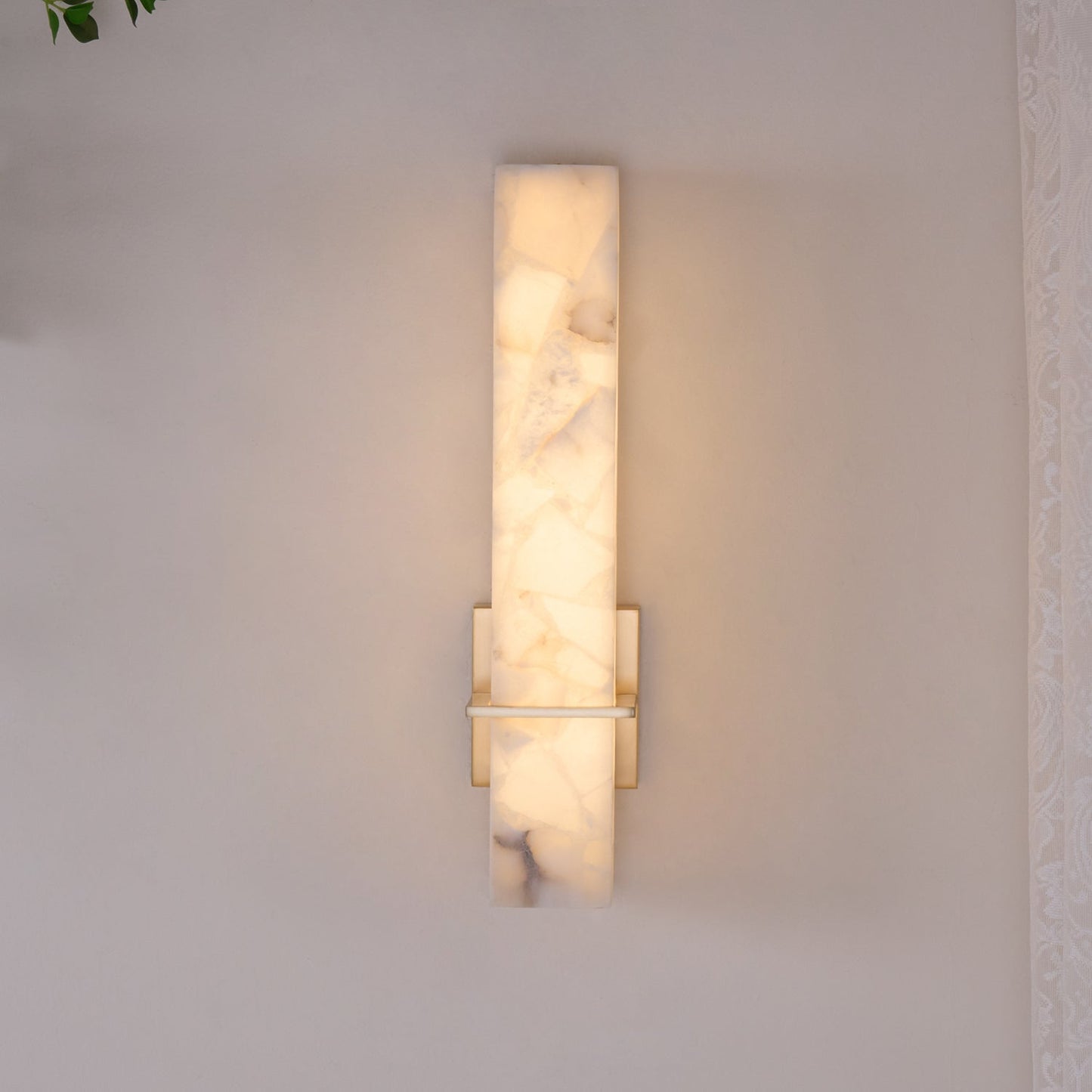 Milan Alabaster Wall Sconce - Elegant Design with Adjustable Brightnes