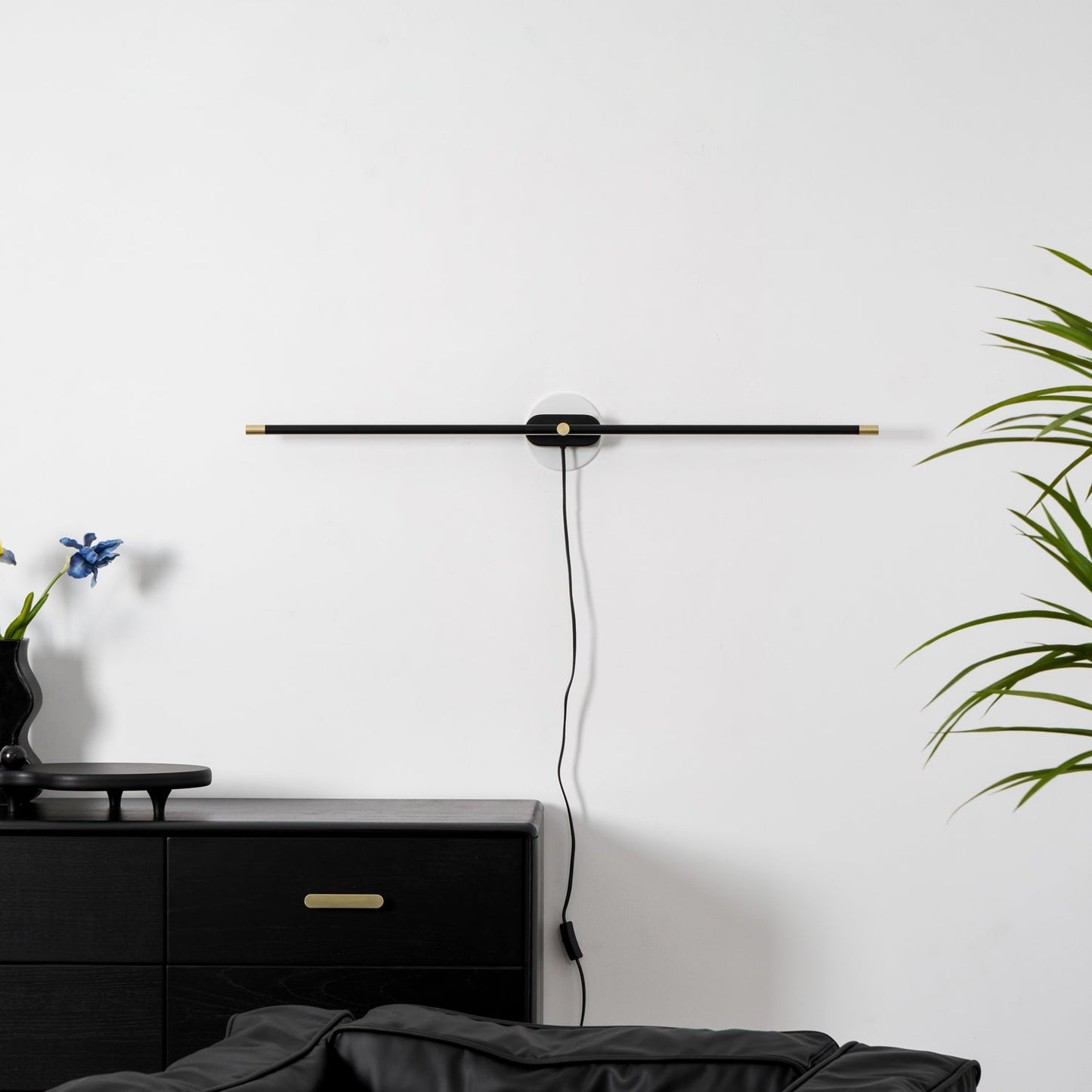Professional Minimalist Linear Wall Lamp with Dimmable LED & Easy Inst