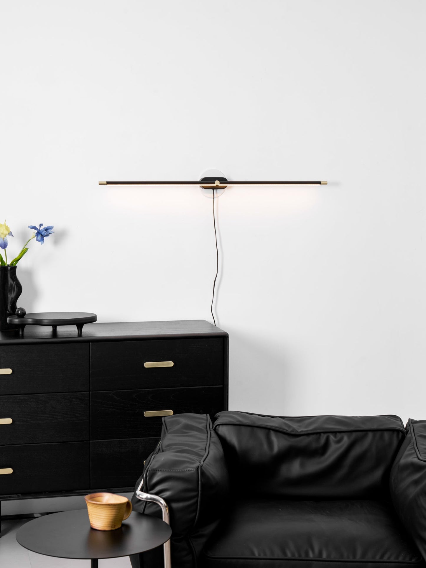 Professional Minimalist Linear Wall Lamp with Dimmable LED & Easy Inst