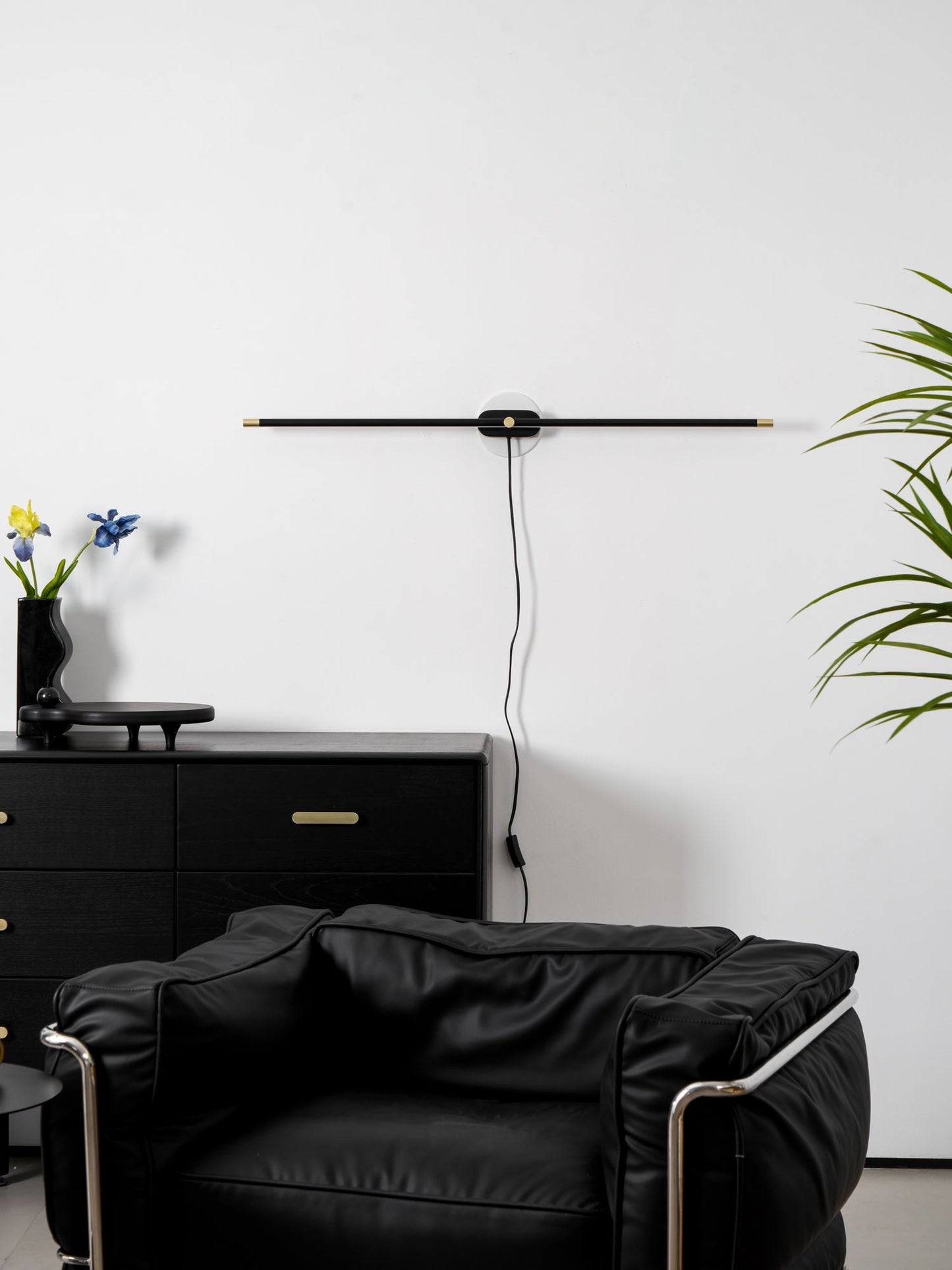Professional Minimalist Linear Wall Lamp with Dimmable LED & Easy Inst