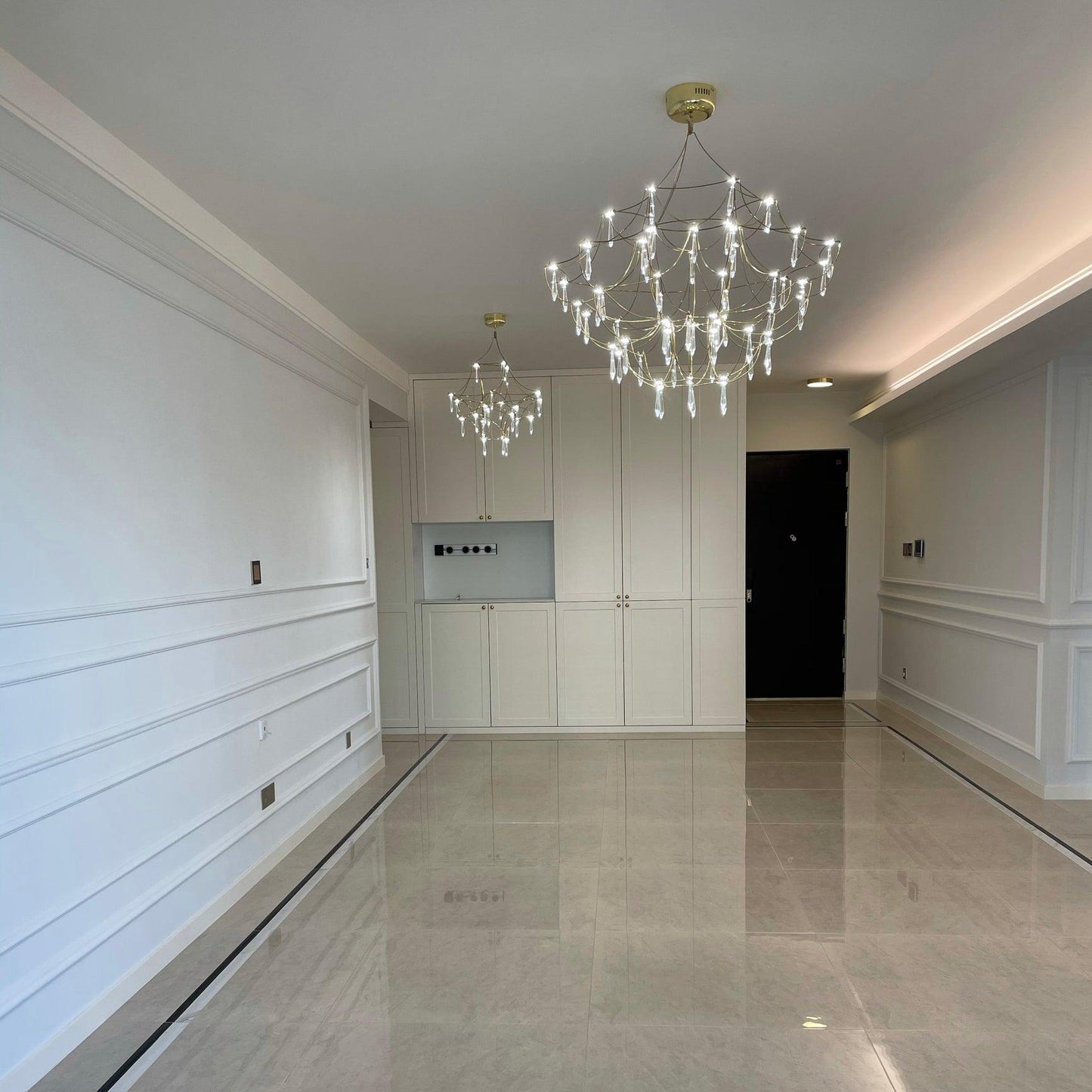 Mira Chandeliers - Elegant Lighting Fixture with Adjustable Brightness