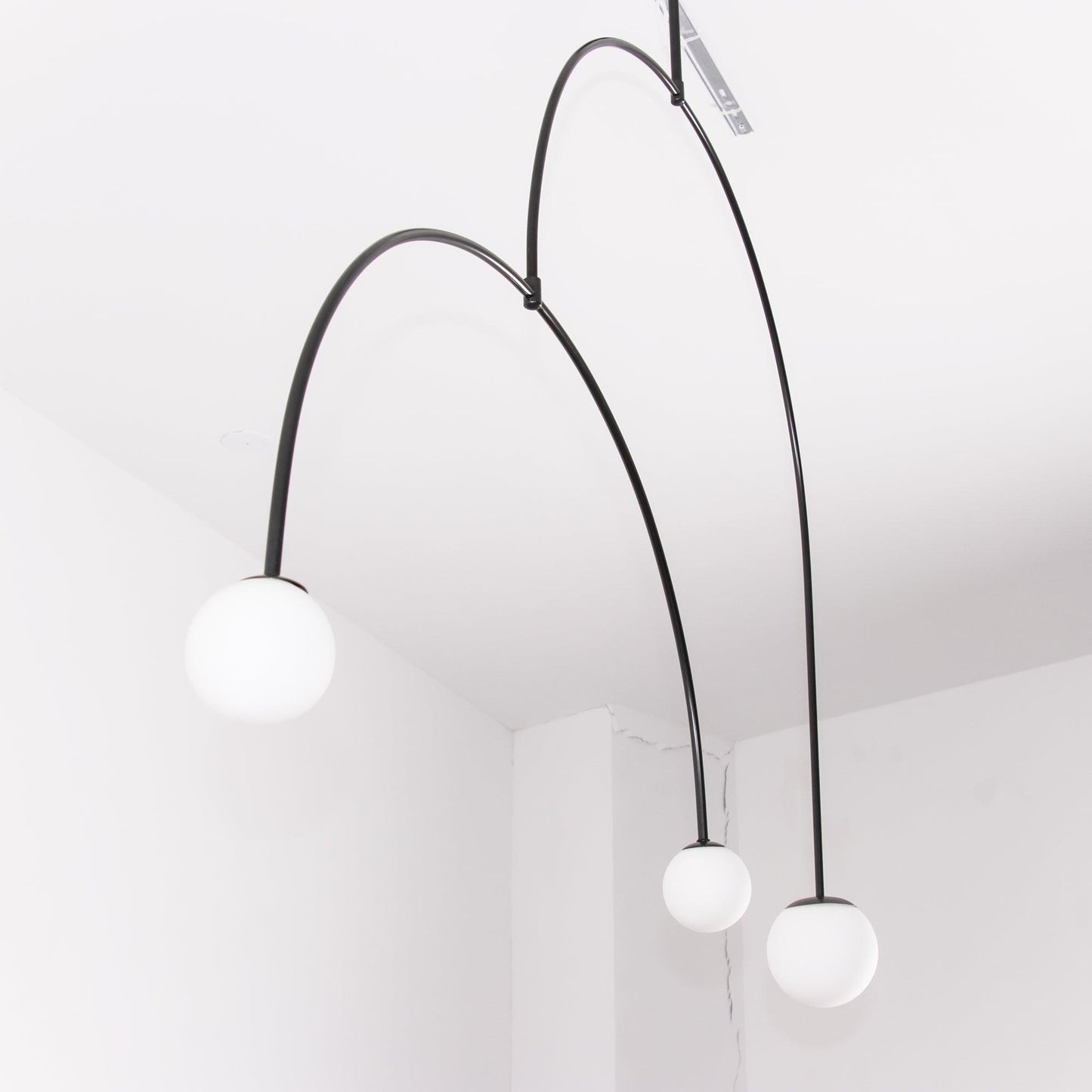 Mobile Chandelier with Adjustable Height and LED Lighting Features