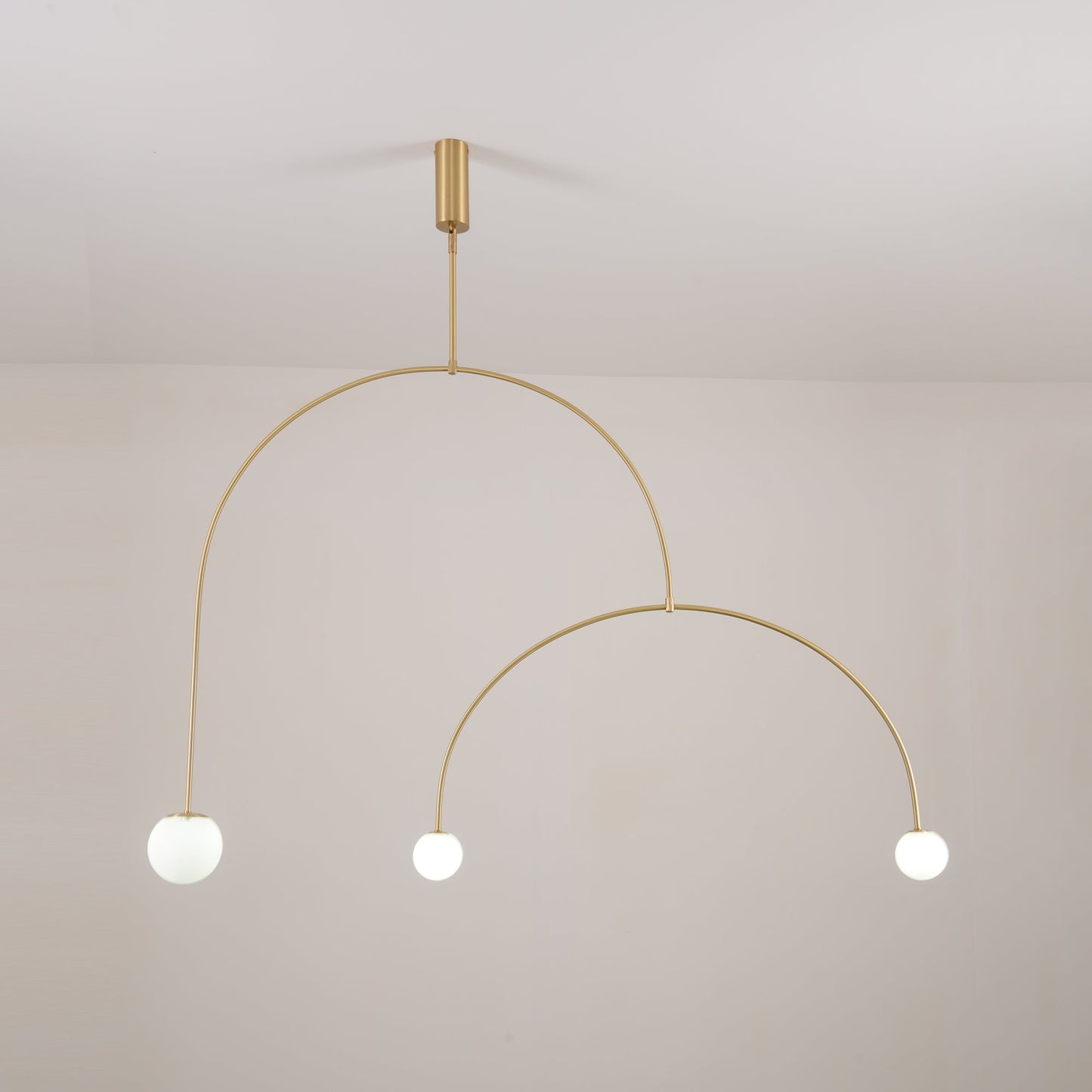 Mobile Chandelier with Adjustable Height and LED Lighting Features