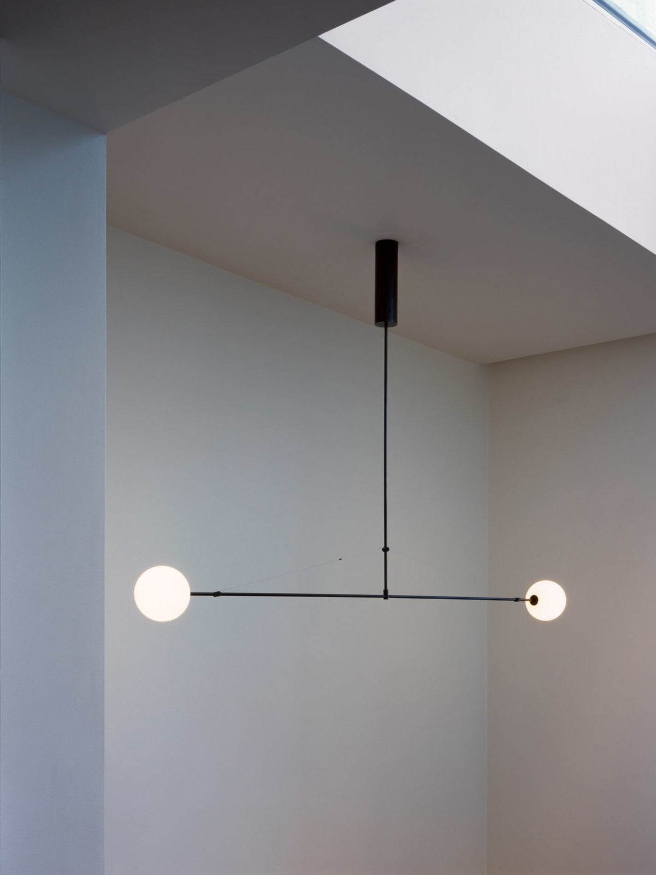 Mobile Chandelier with Adjustable Height and LED Lighting Features